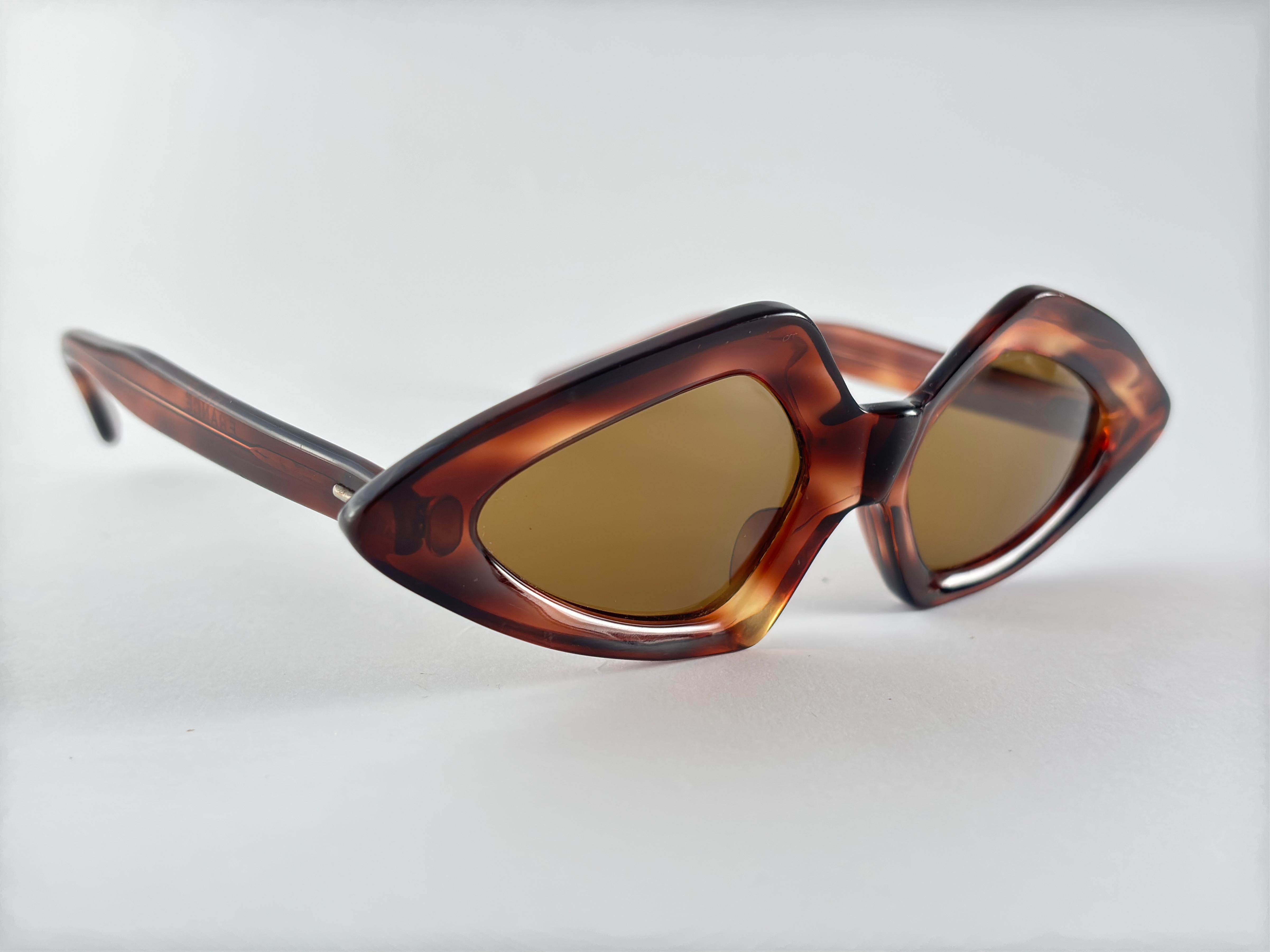 Women's or Men's Vintage Midcentury Geometric Dark Tortoise 1960's Sunglasses For Sale