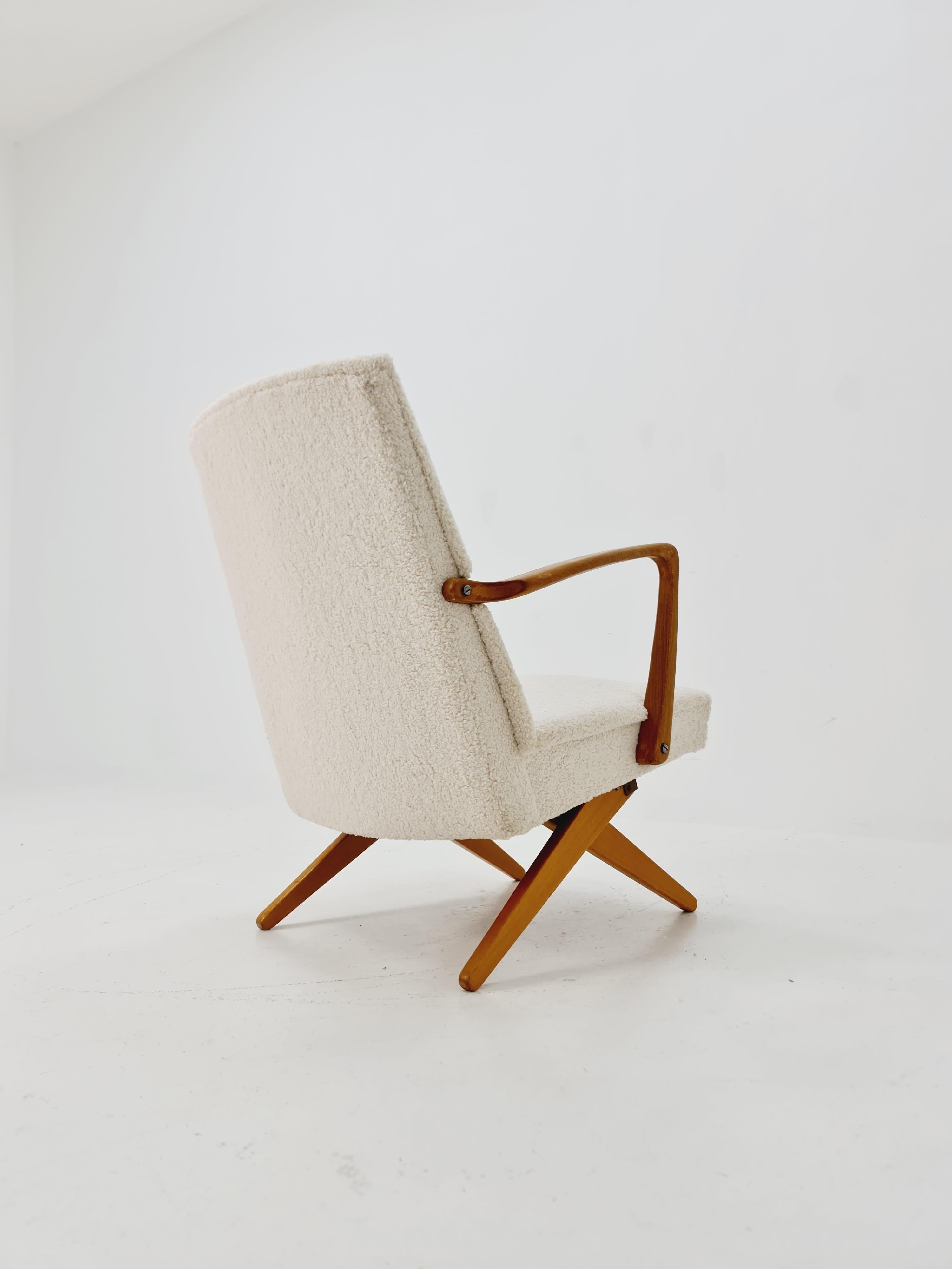 Vintage Midcentury German  Teddy fabric Scissor  Armchair by Wilhelm Knoll  1950s

The chair frame are made from solid wood , in good vintage condition, however, as with all vintage items some minor wear marks should be expected.

Designer /