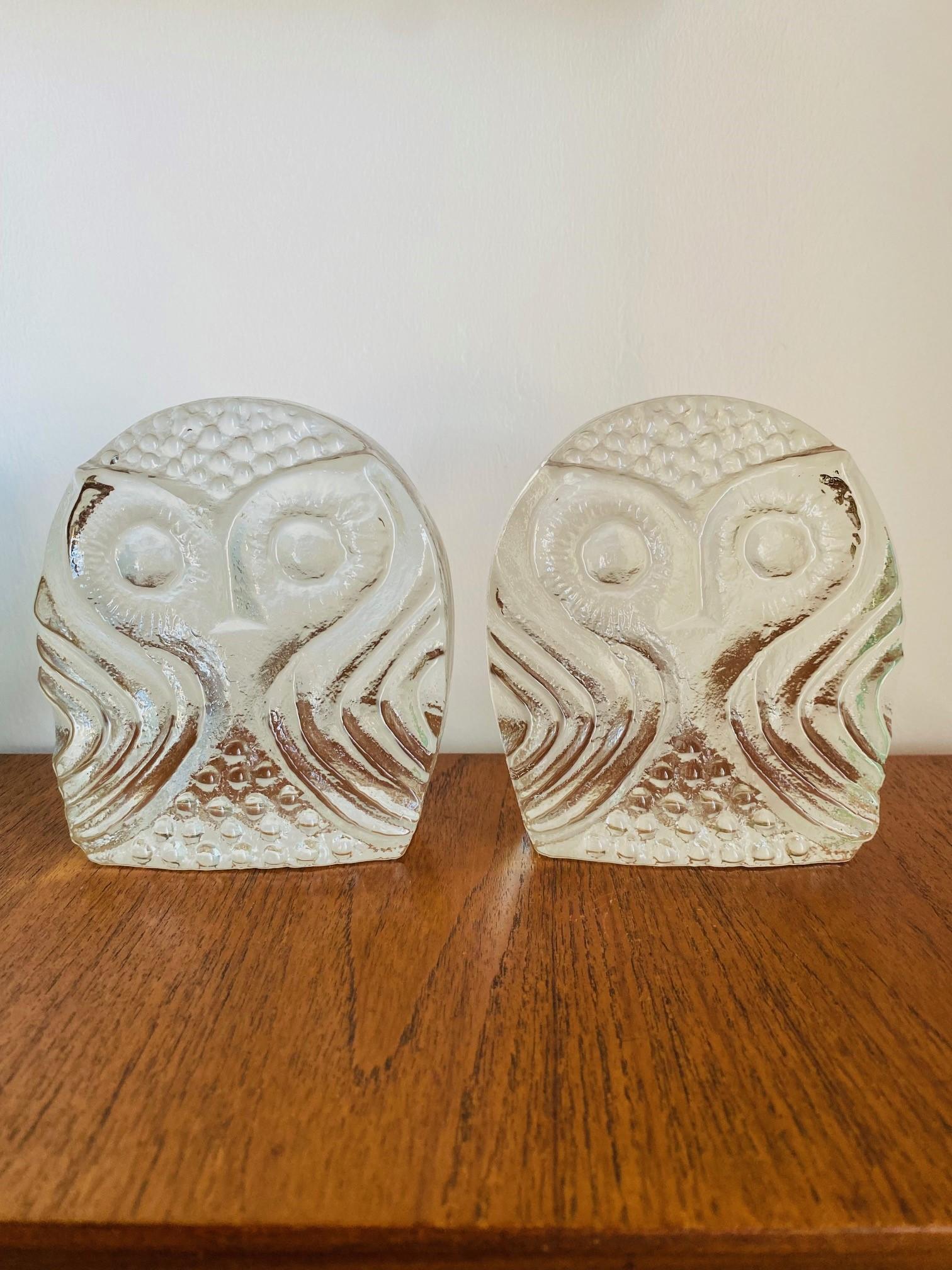 American Vintage Midcentury Glass Owl Bookends by Blenko For Sale