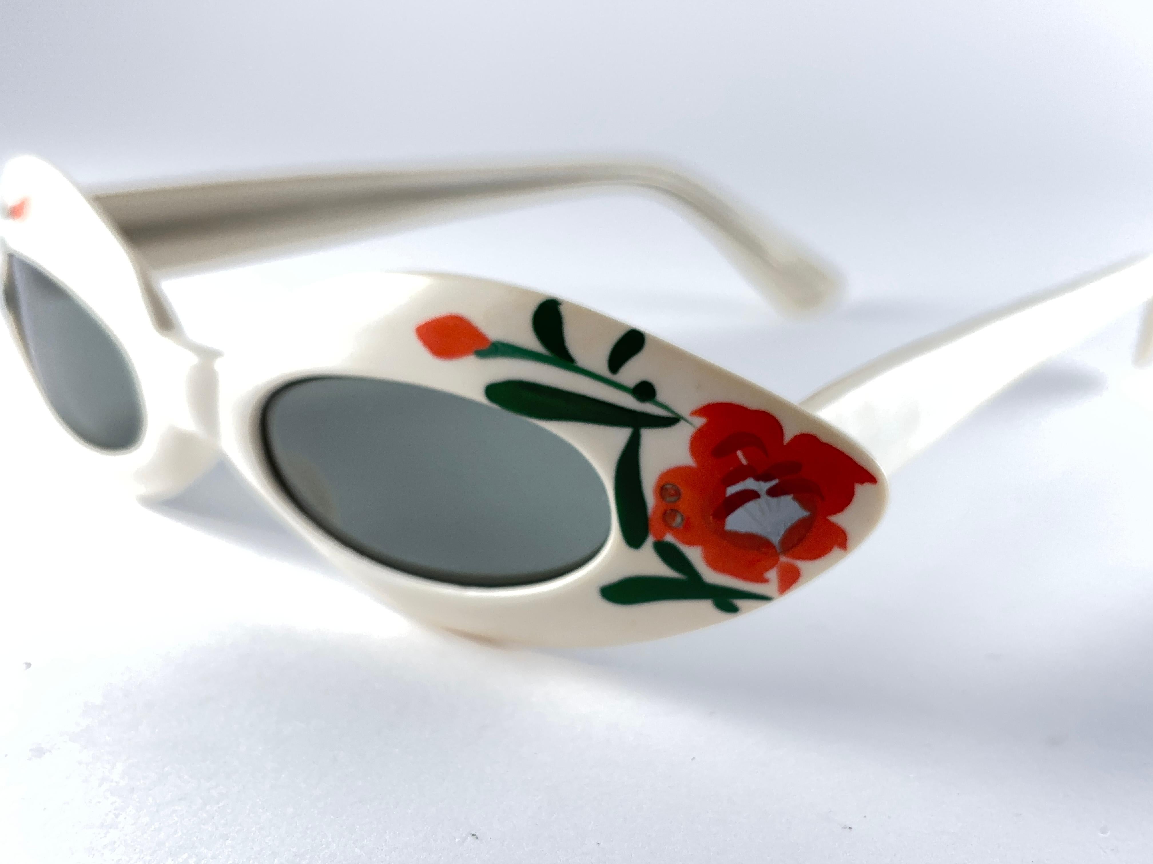 Gray Vintage Midcentury Hand Painted Frame Made in Japan 1960's Sunglasses For Sale