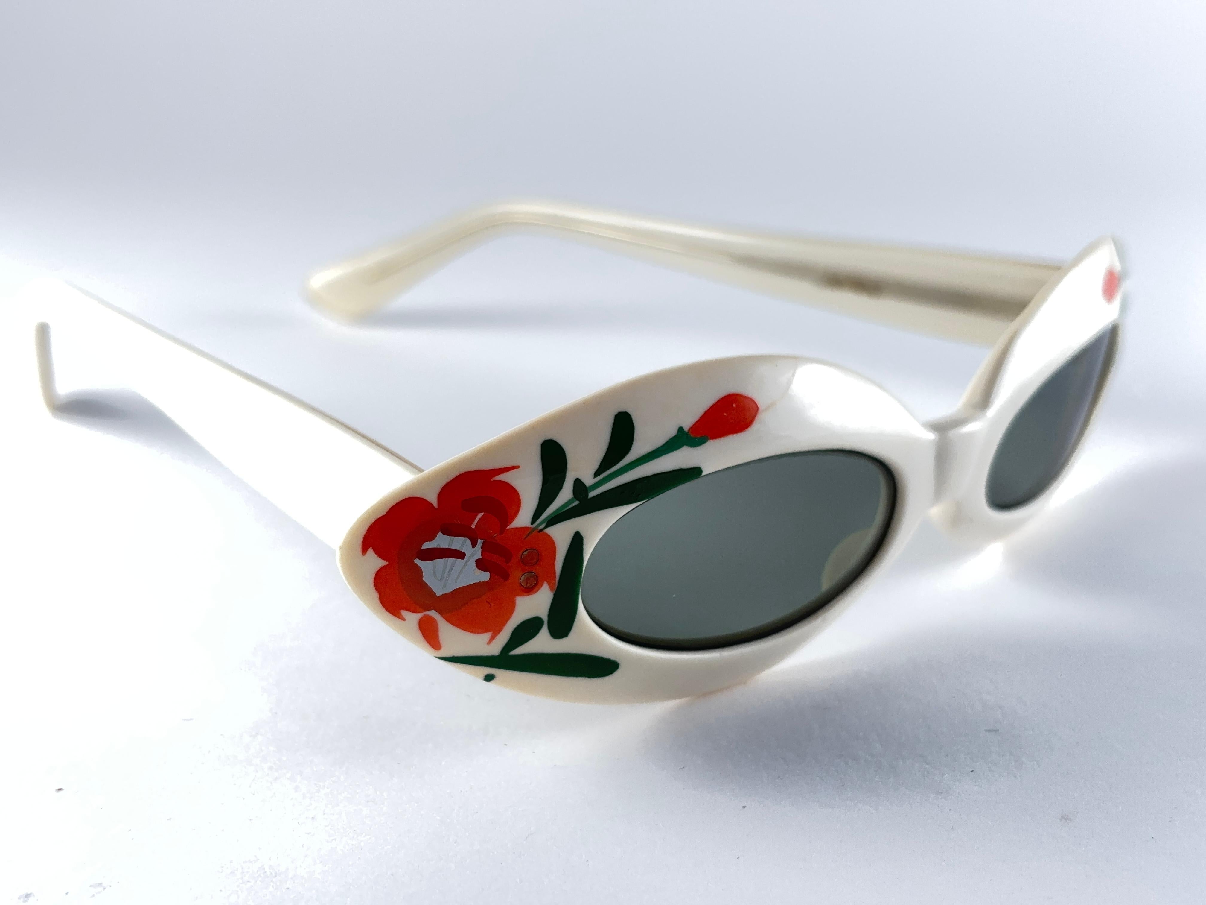 Vintage Midcentury Hand Painted Frame Made in Japan 1960's Sunglasses For Sale 3