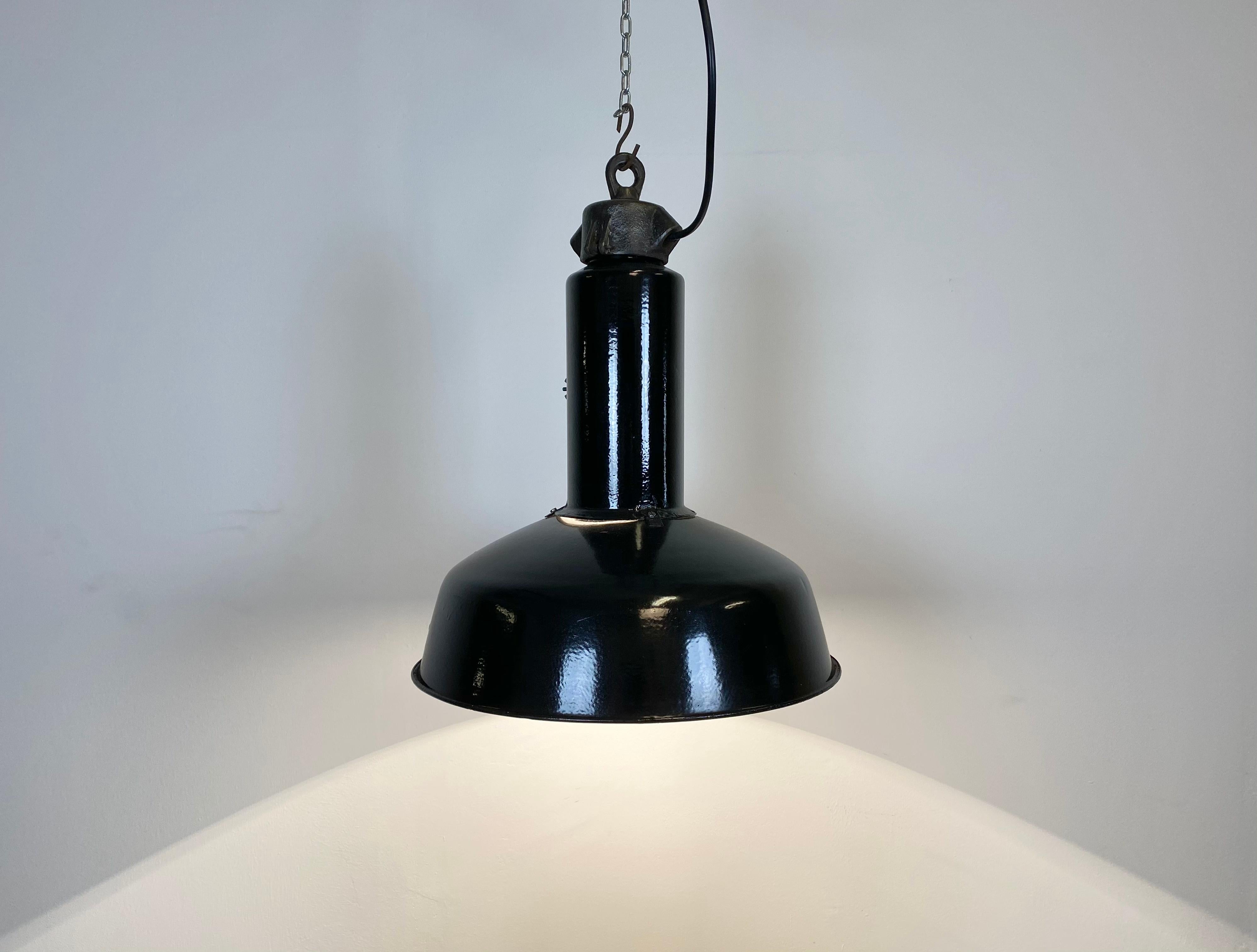 Vintage Midcentury Industrial Black Enamel Factory Lamp, 1950s 1