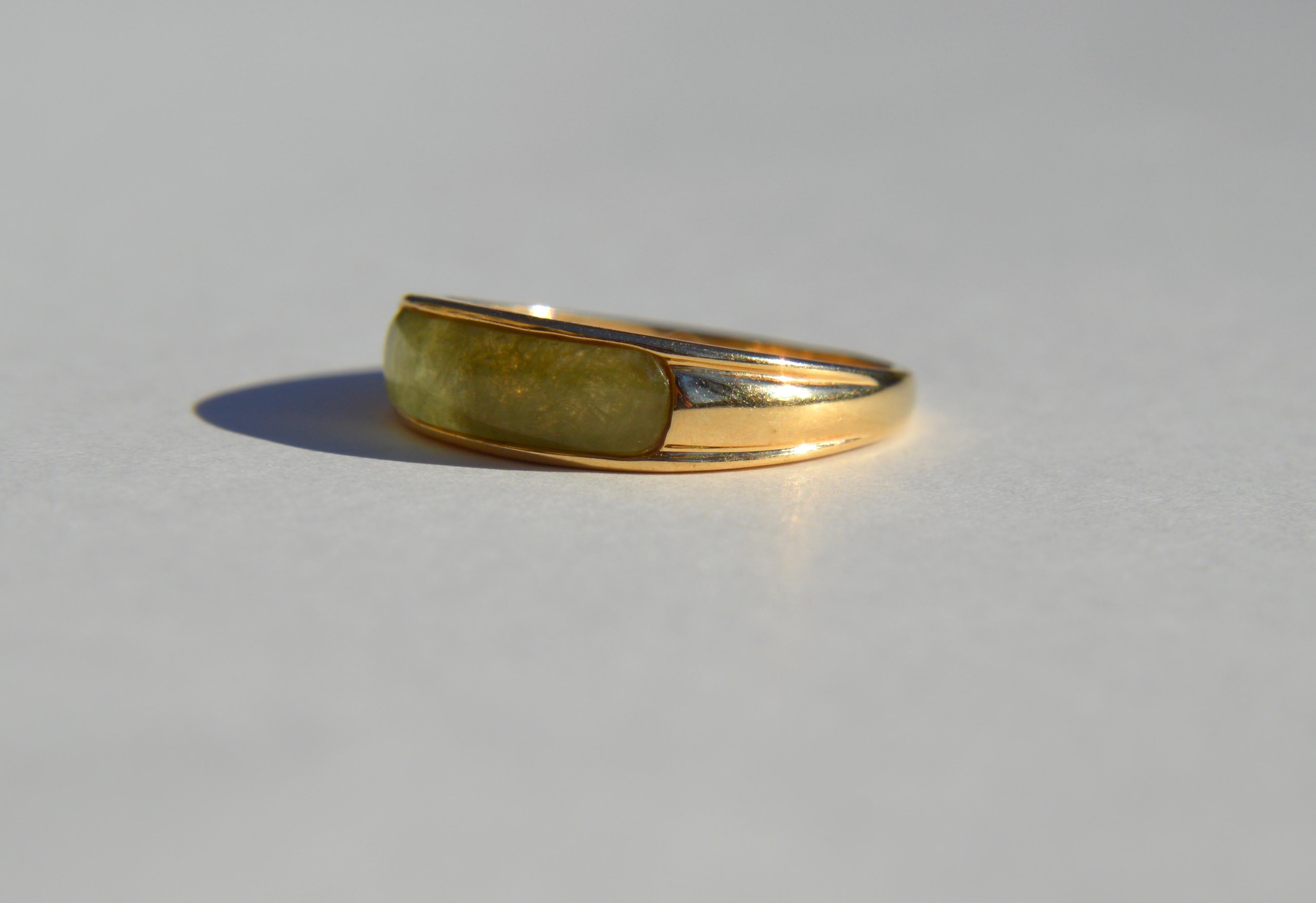 Modernist Vintage Midcentury Jade 14 Karat Gold East West Signet Ring