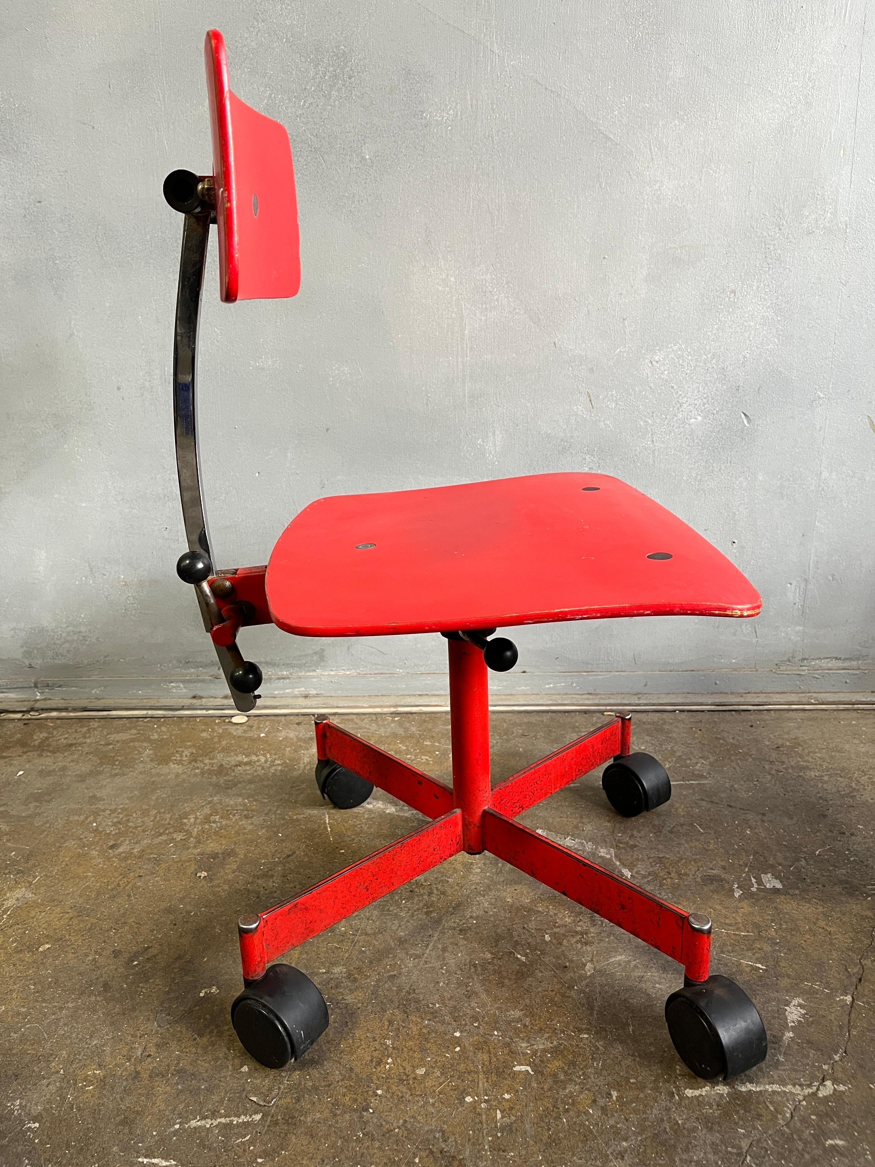 Danois Vintage Midcentury Kevi Chairs Denmark en vente