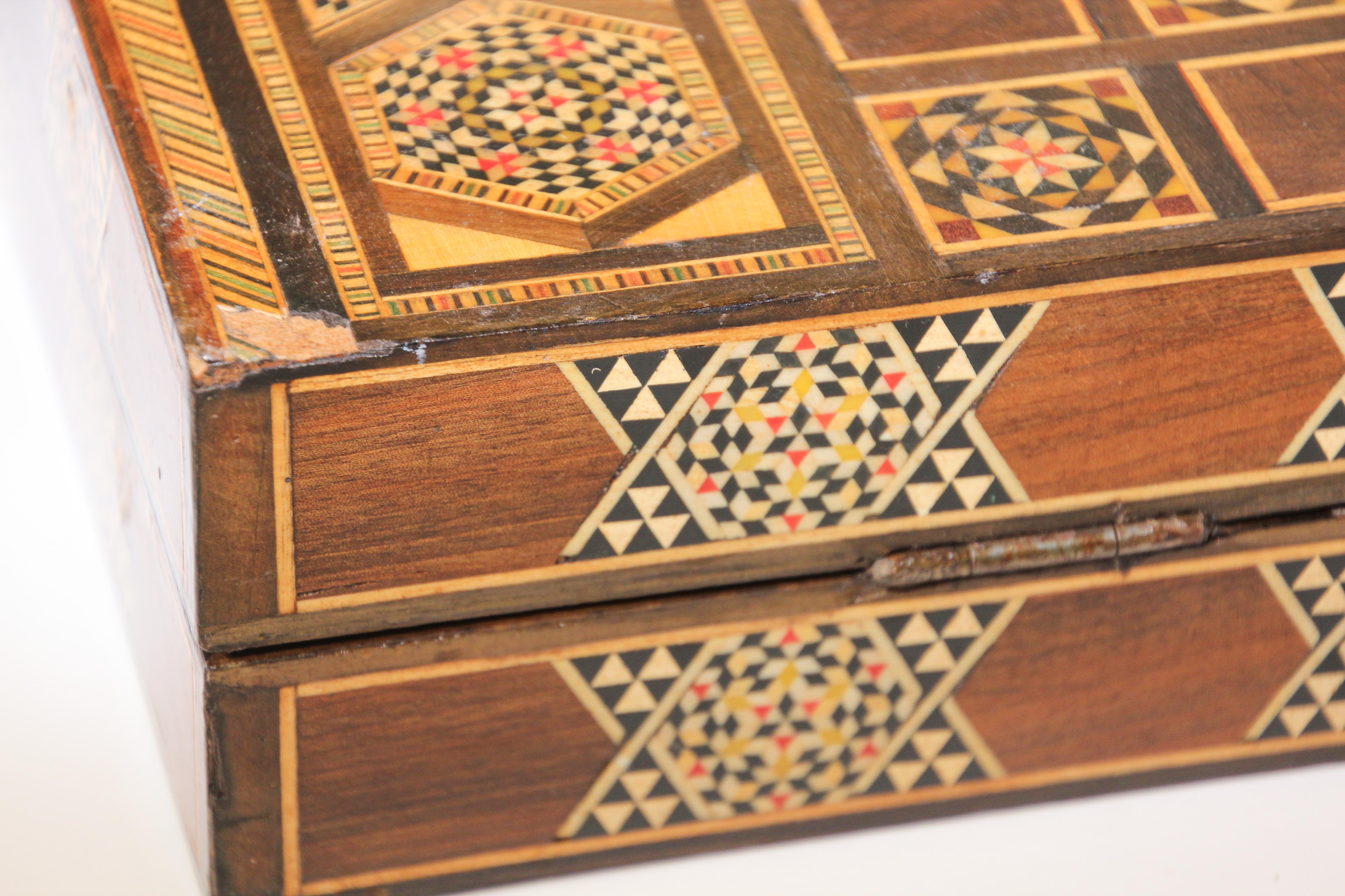 Vintage Midcentury Large Complete Syrian Inlaid Mosaic Backgammon and Chess Game 10