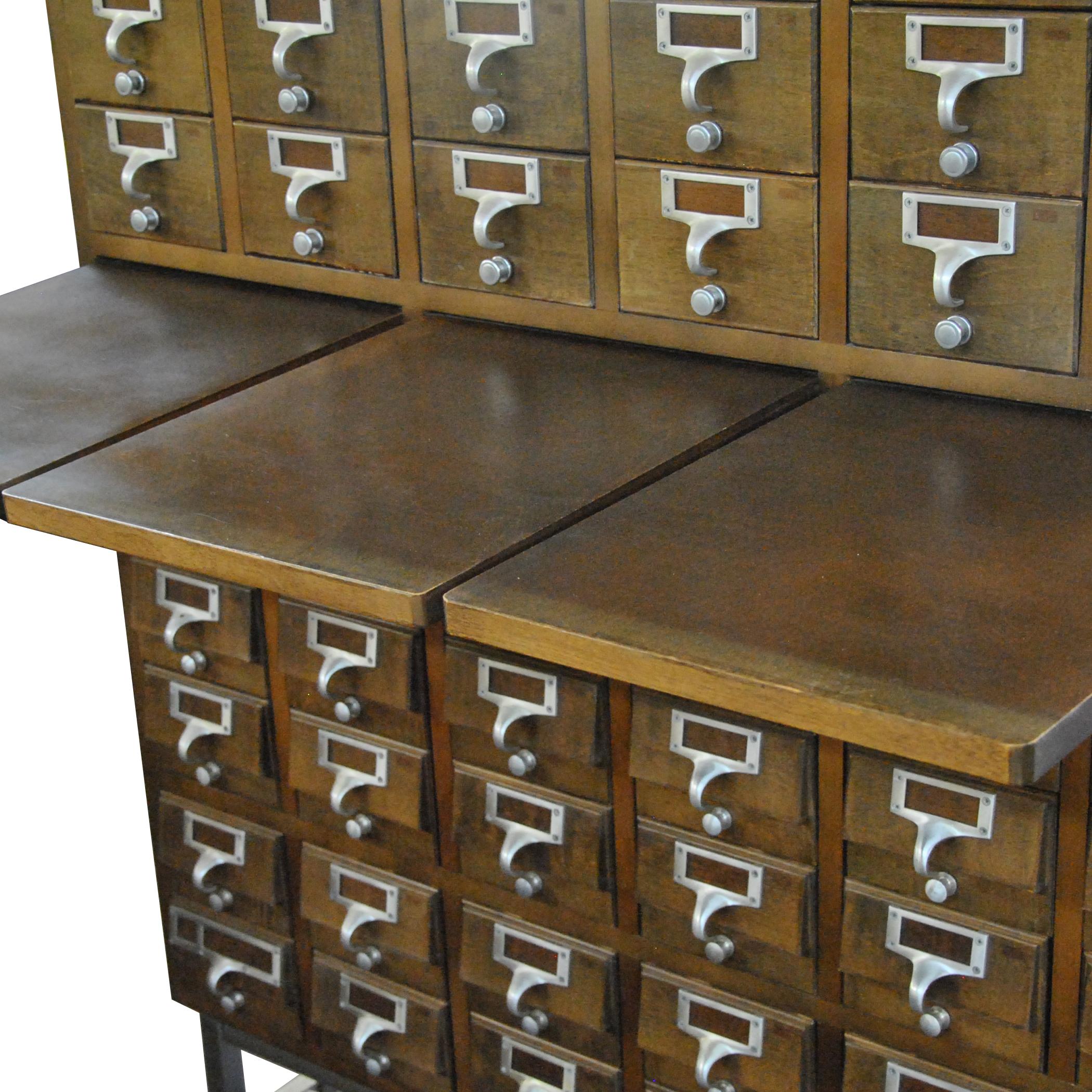 Vintage Midcentury Library Card Catalogue Cabinet  In Good Condition In Pasadena, TX