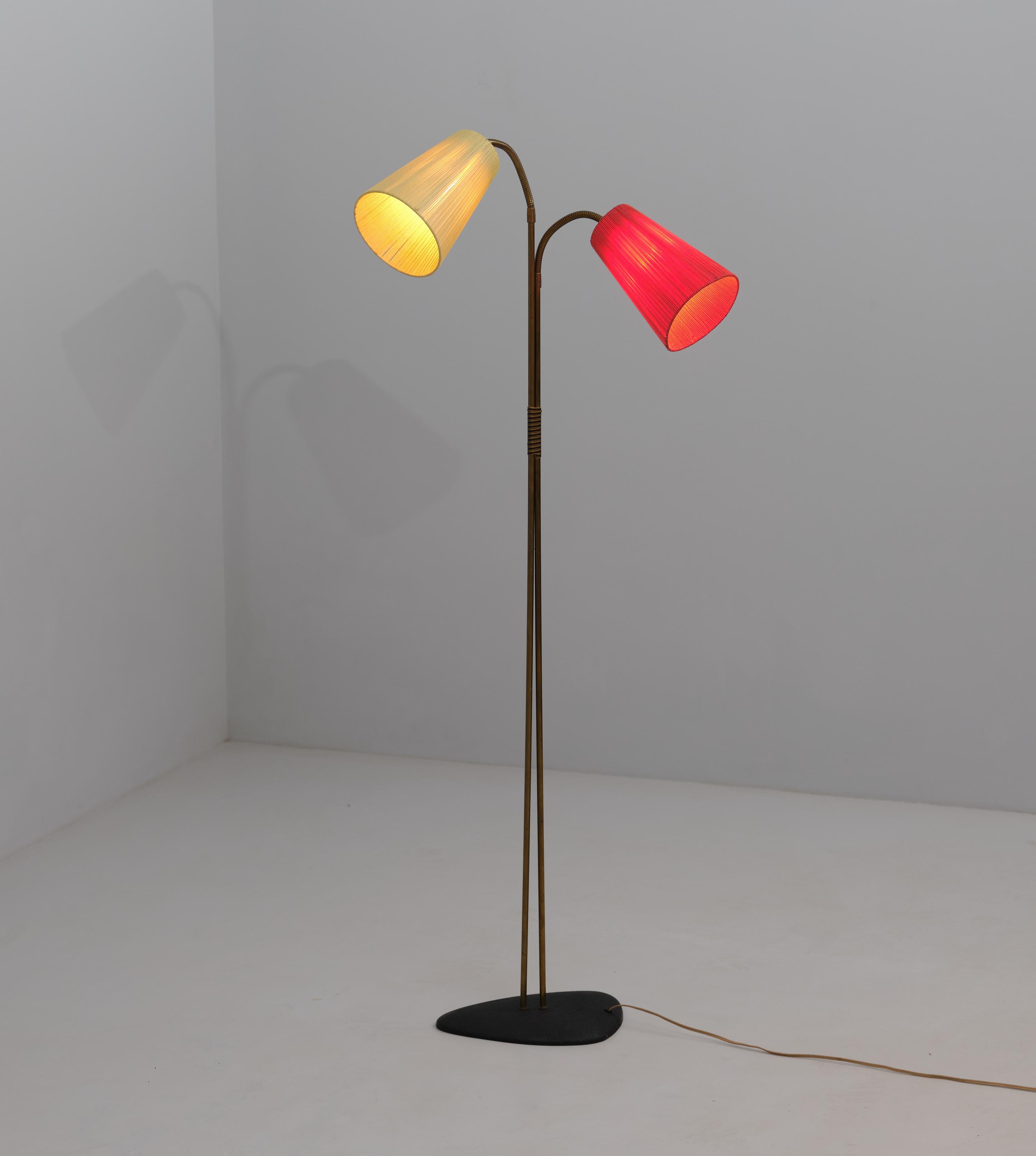 Vintage Mid-Century Modern Floor Lamp: Dual-Light Stand with Colored Diffusers For Sale 6