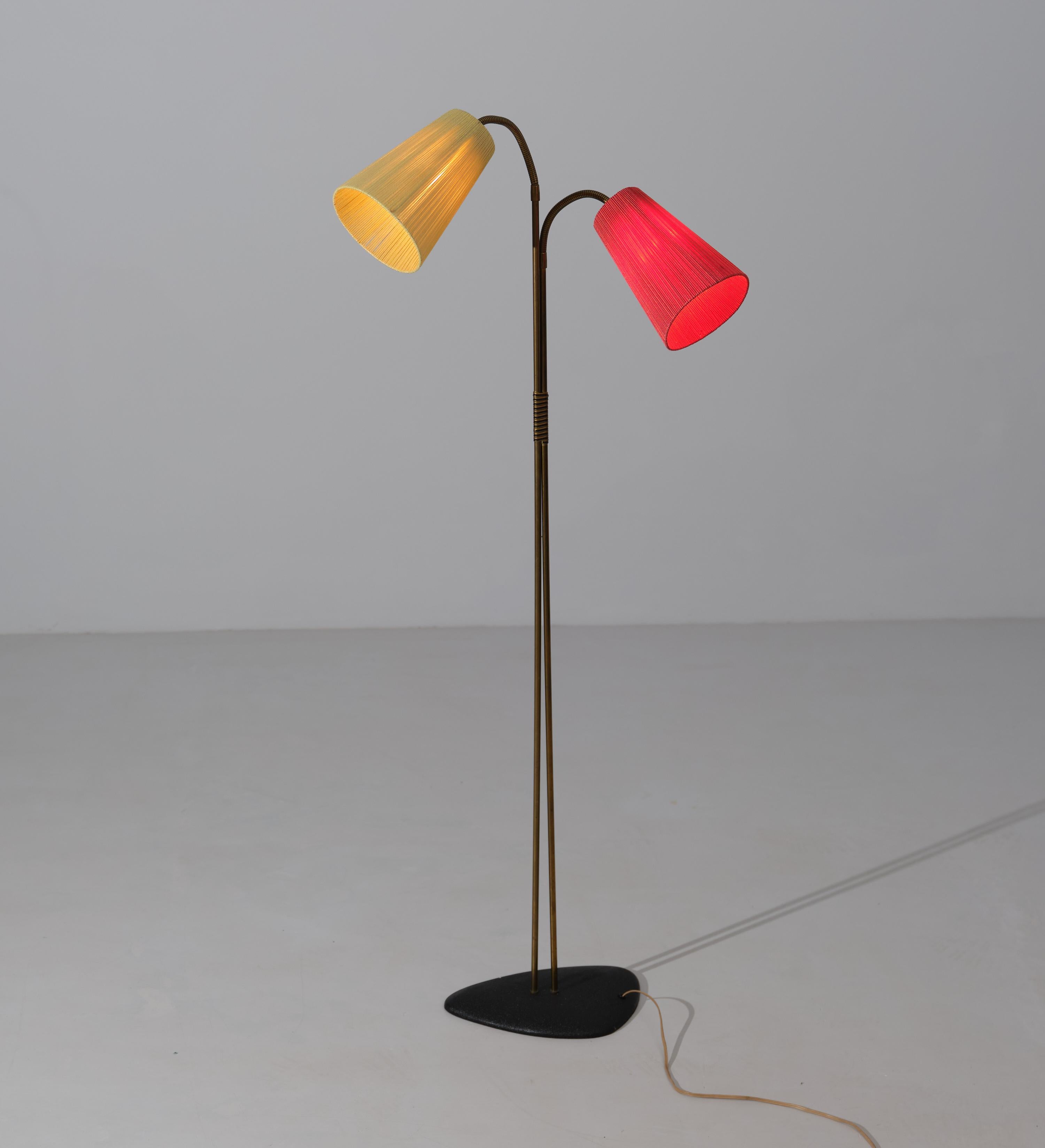 Vintage Mid-Century Modern Floor Lamp: Dual-Light Stand with Colored Diffusers For Sale 7