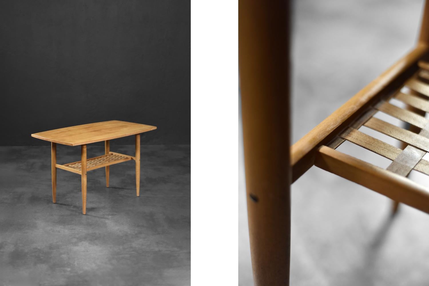 Table basse scandinave moderne du milieu du siècle dernier en merisier avec étagère tissée Bon état - En vente à Warszawa, Mazowieckie
