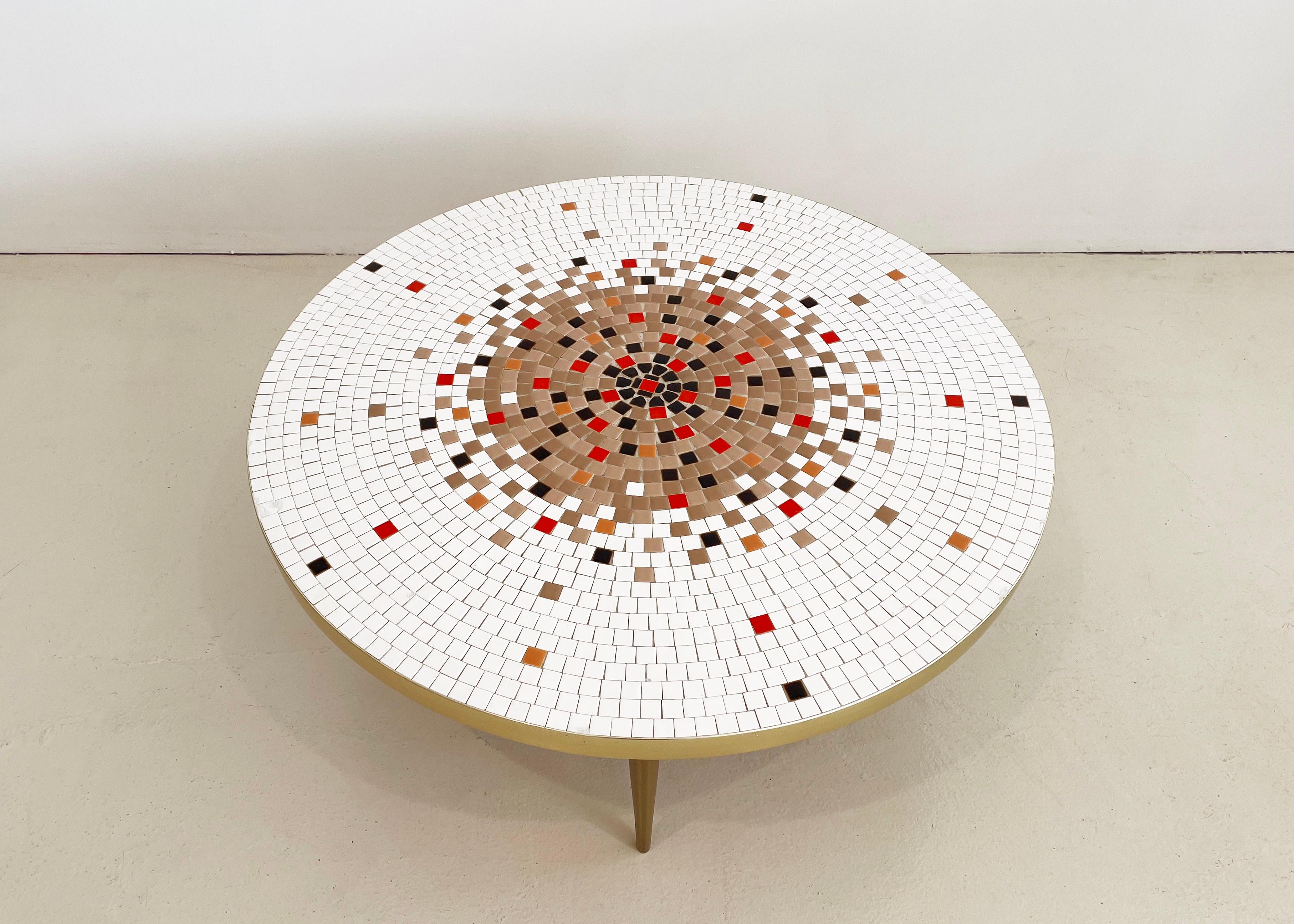 Vintage Midcentury Mosaik Fliese Couchtisch (Moderne der Mitte des Jahrhunderts) im Angebot