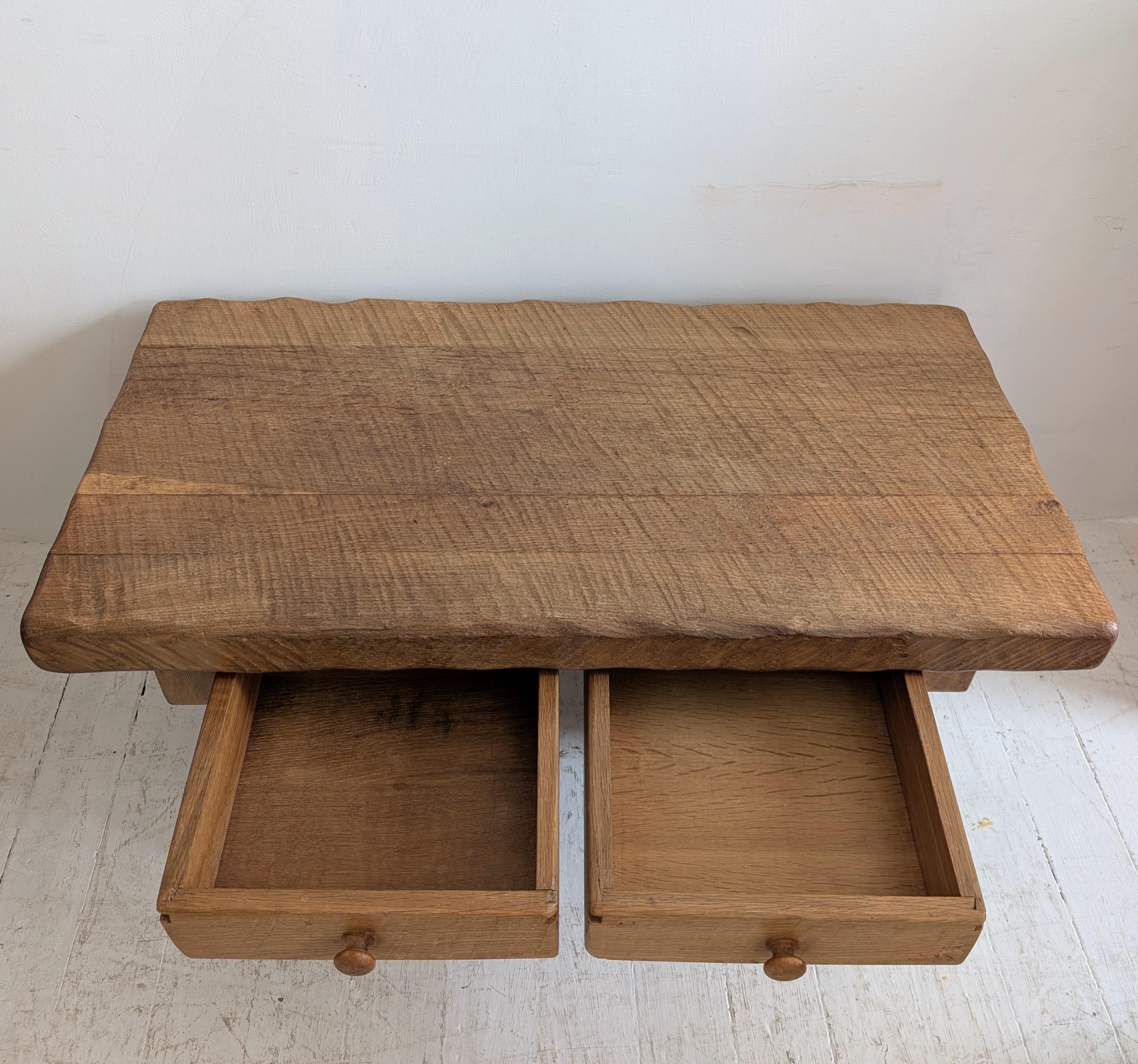 Vintage midcentury oak Brutalist / Arts & Crafts coffee table, Belgian 1970s For Sale 4