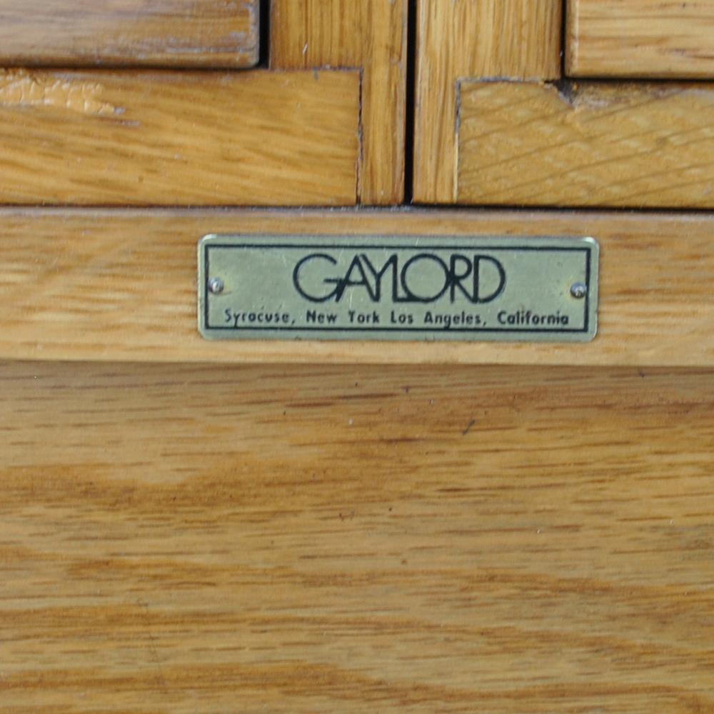 Vintage Midcentury Oak Library Card Catalogue Console by Gaylord Co. In Good Condition In Pasadena, TX
