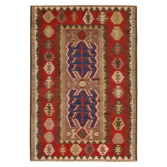 Beigefarbener und roter Woll-Kelim-Teppich aus der Mitte des Jahrhunderts, blaues Medaillon von Teppich & Kelim