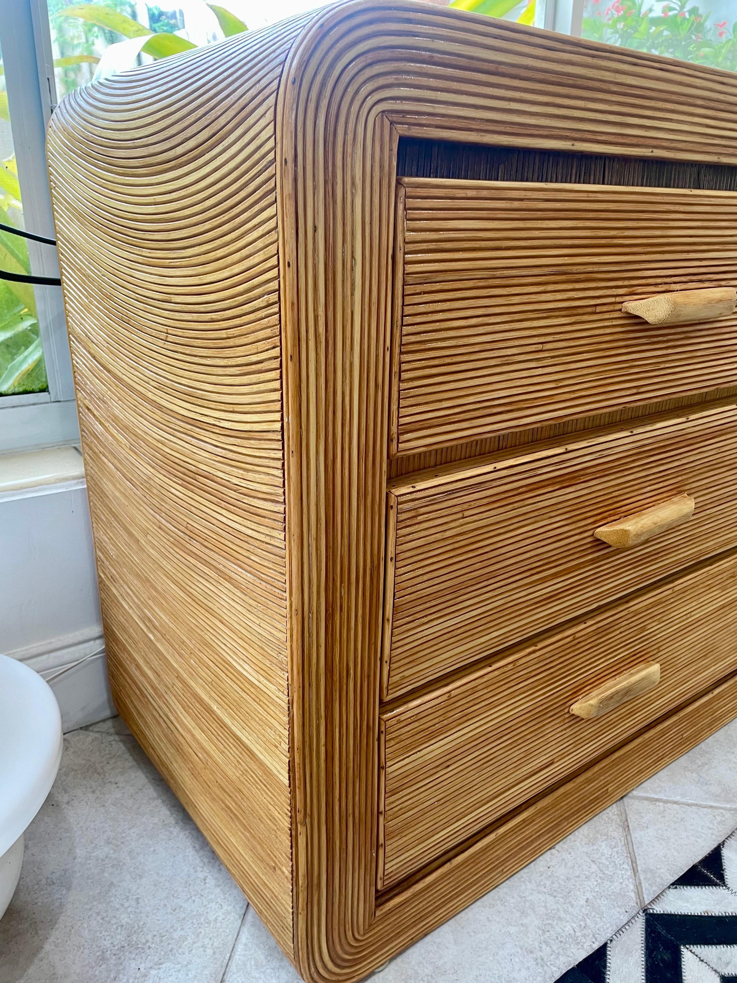 Vintage Midcentury Pencil Reed Rattan Waterfall Dresser In Good Condition In Hollywood, FL