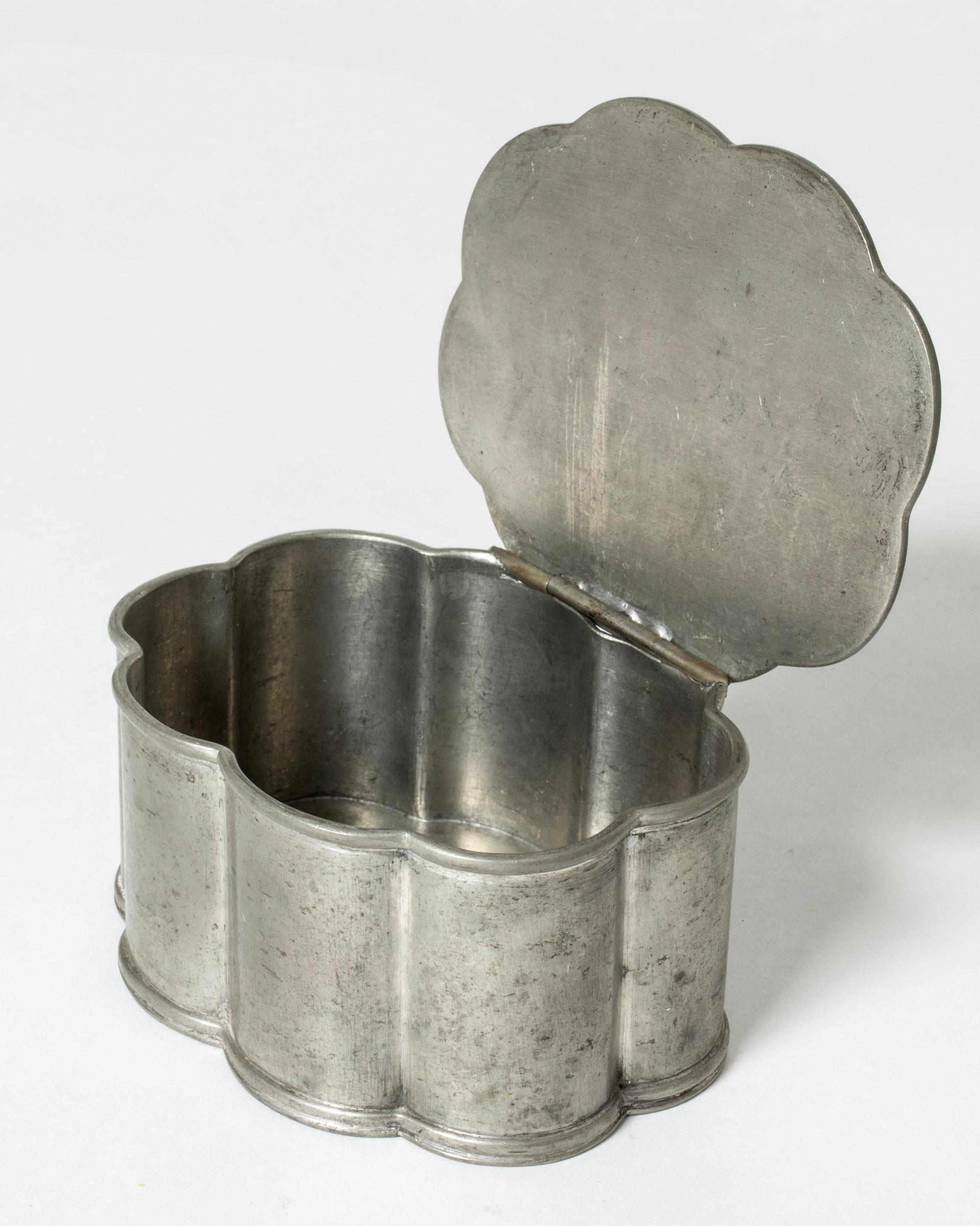 Svedese Vaso in peltro d'epoca del Medioevo, Herman Bergman, Svezia, 1929 in vendita