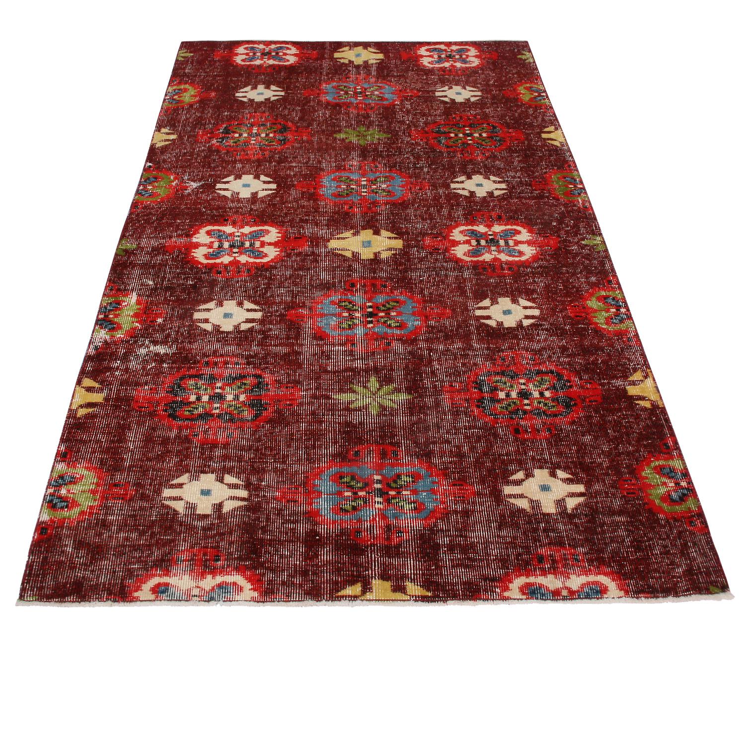Hand knotted in Turkey originating between 1960-1970, this vintage midcentury runner joins Rug & Kilim’s midcentury Pasha collection celebrating Turkish icon Zeki Müren with Josh’s hand picked favorites from this period. The very subtle, naturally