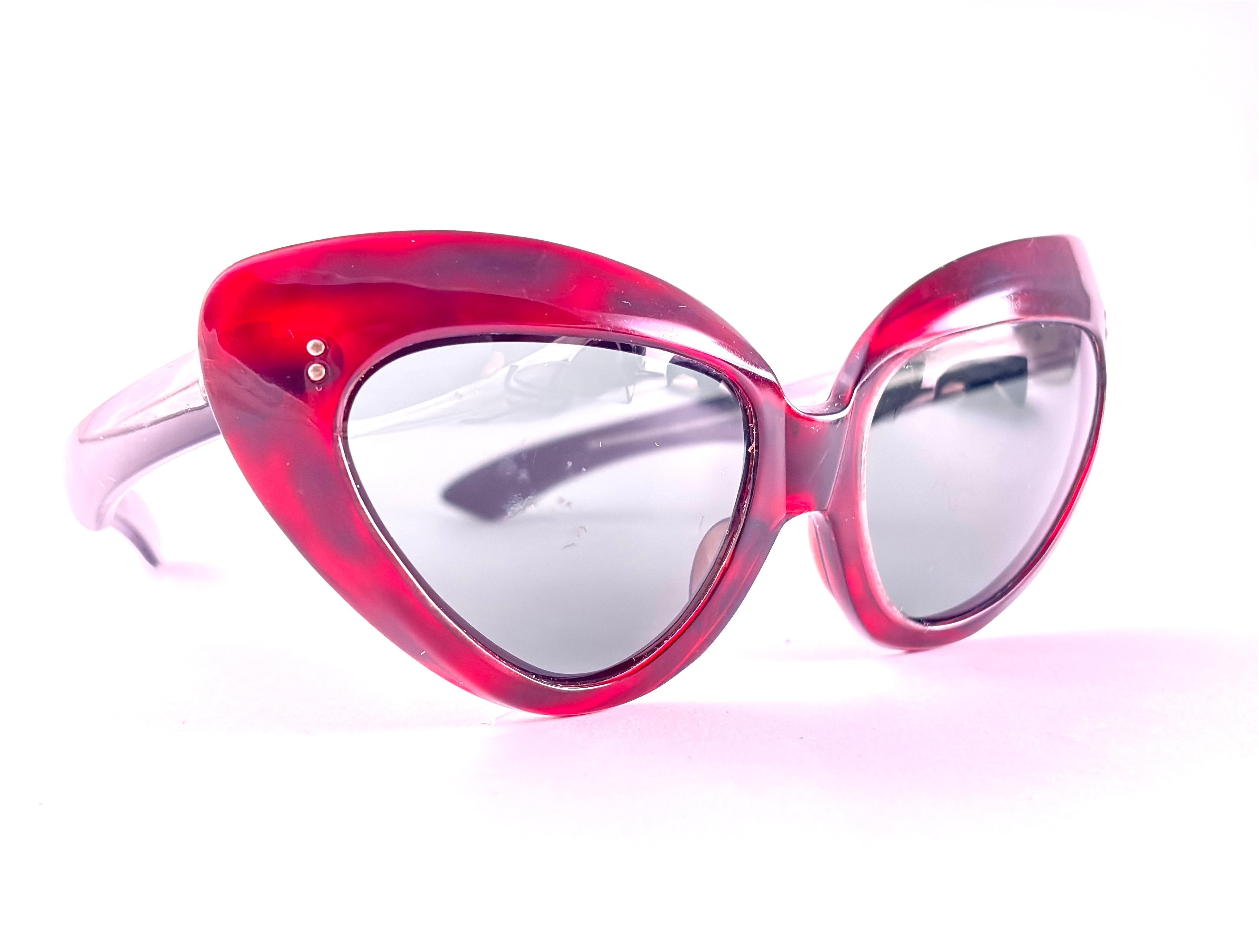 Rote Schildpatt-Maske 1960er Jahre Vintage Midcentury-Sonnenbrille im Angebot 1