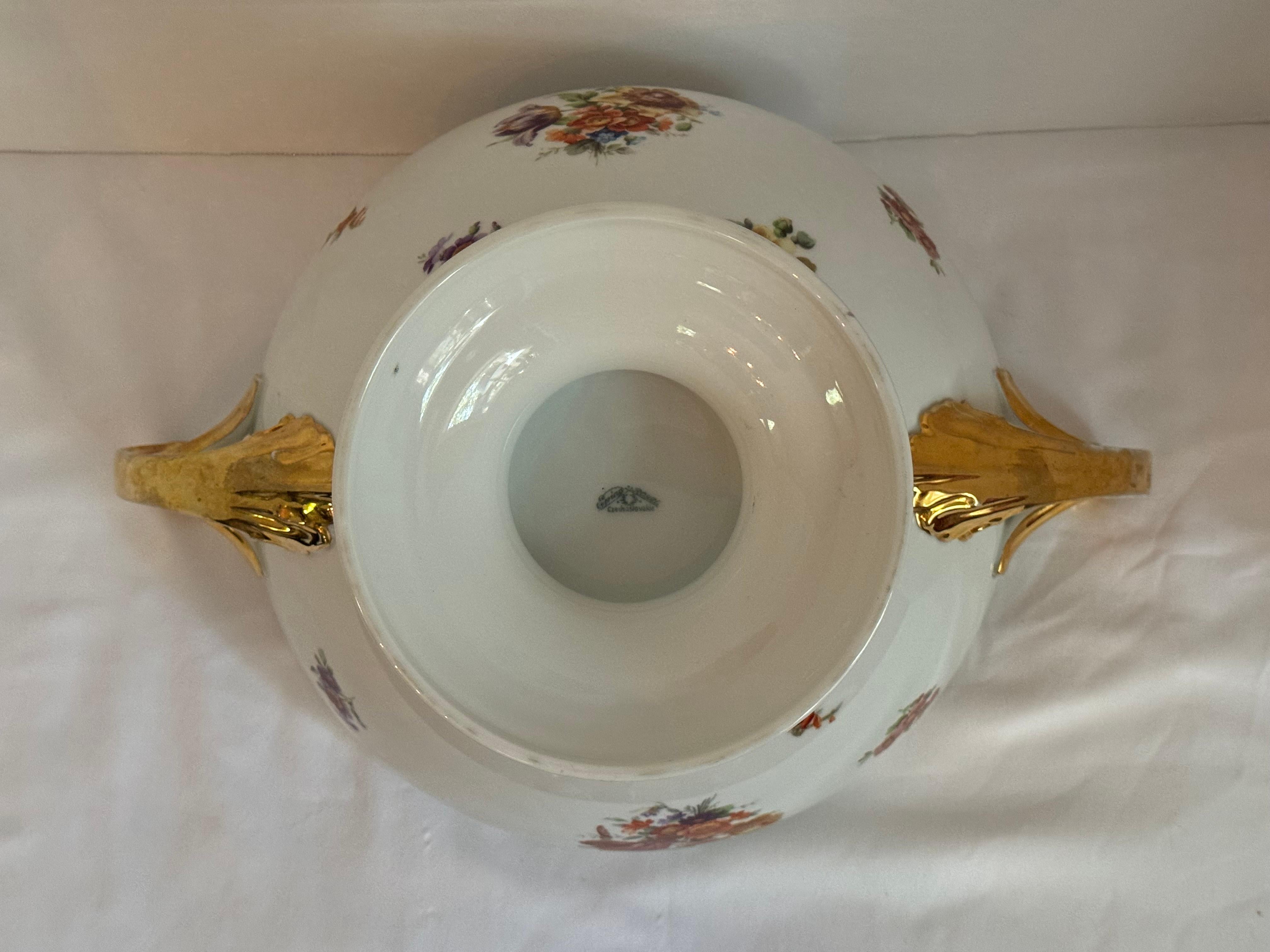 Großes tschechisches Royal Eipage Tschechoslowakei-Porzellan aus der Mitte des Jahrhunderts, handbemalt (20. Jahrhundert) im Angebot
