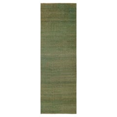 Vintage-Teppich aus der Mitte des Jahrhunderts in massivem grünem Ton-in-Ton- Striae von Rug & Kilim
