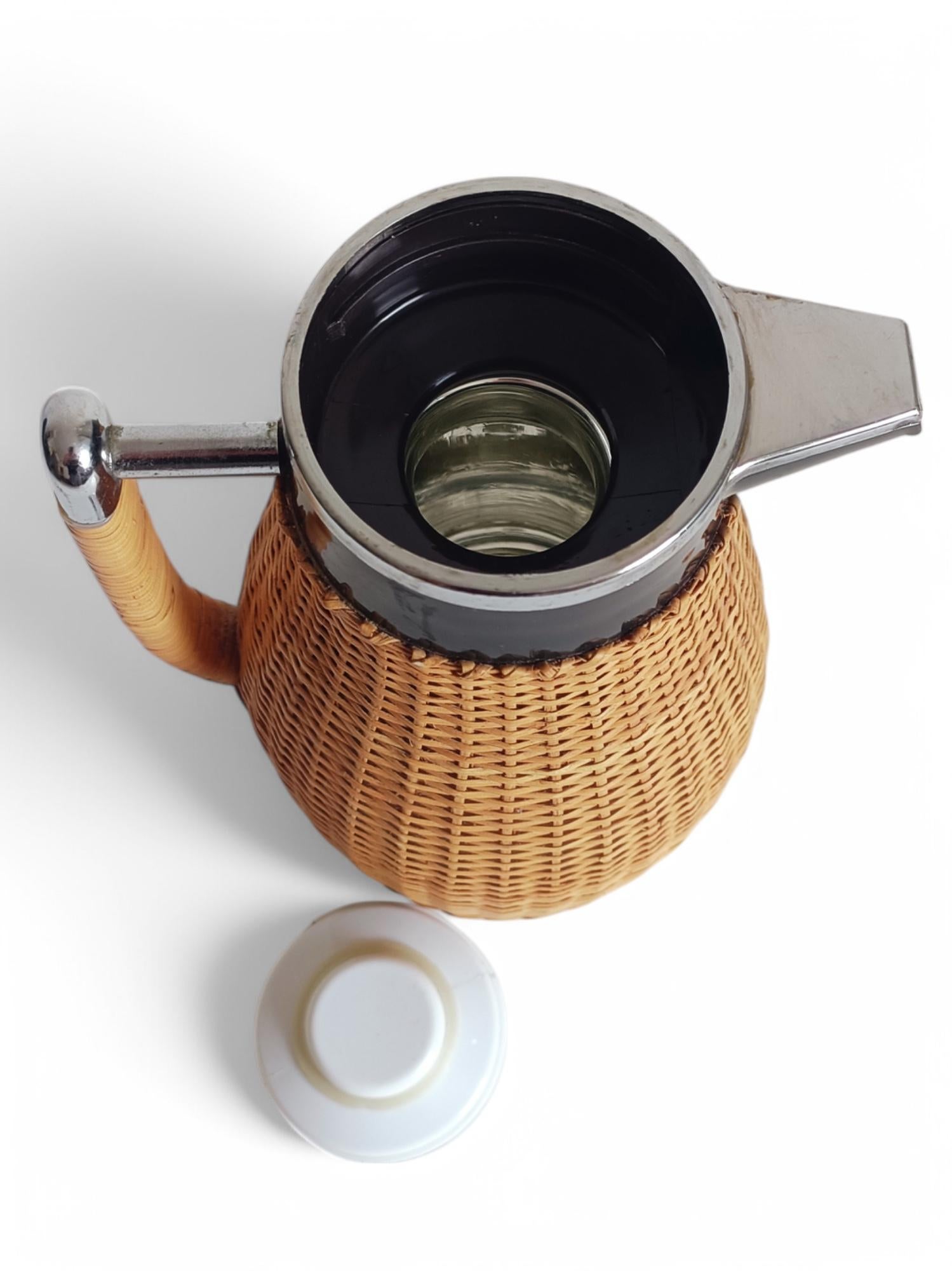 Thermoskanne aus Korbgeflecht, Schweden 1960er Jahre im Angebot 6