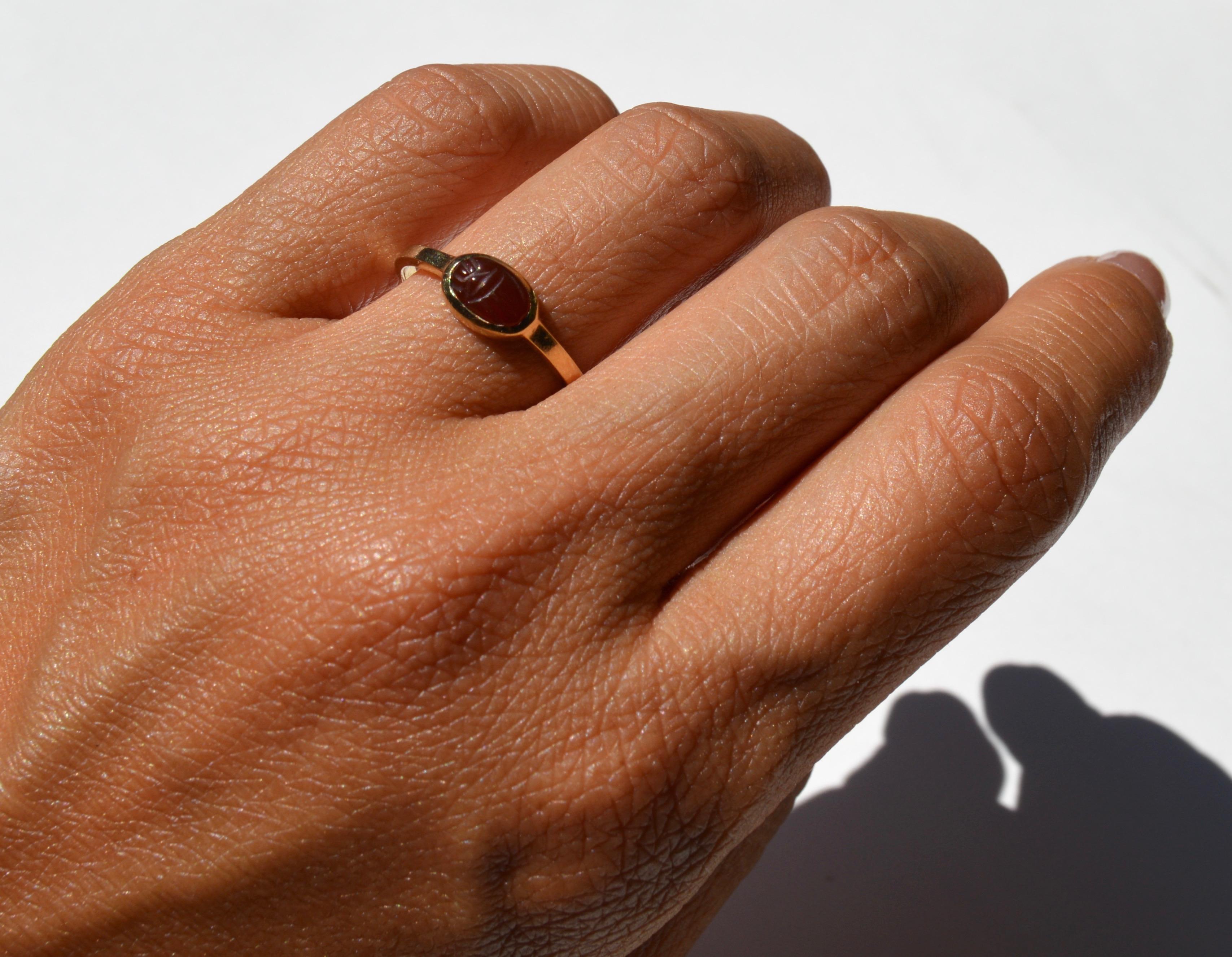 Women's or Men's Vintage Midcentury Scarab Beetle Carnelian 1.1 Carat 14 Karat Gold Ring