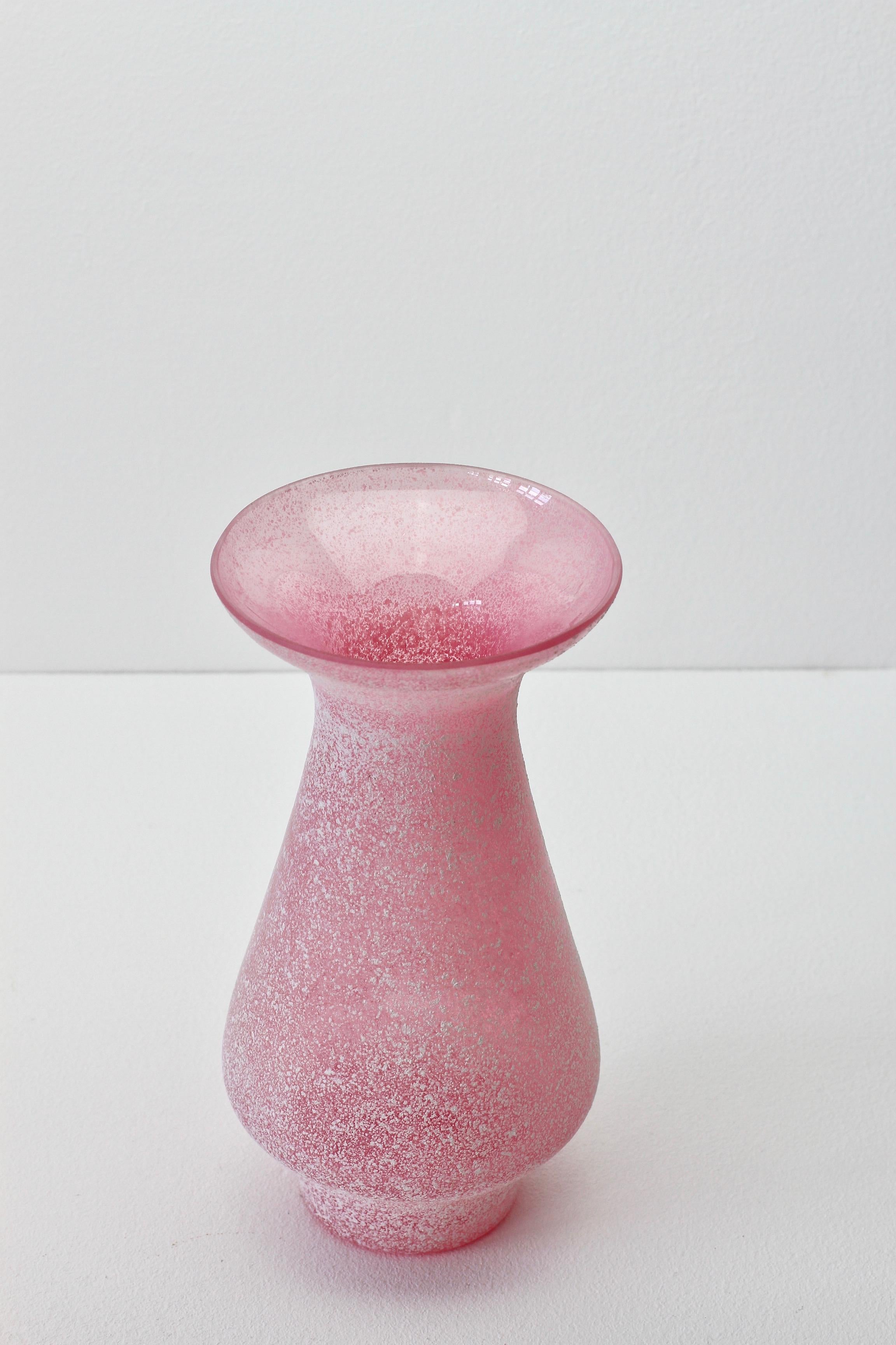 Vintage Midcentury Seguso Vetri d'Arte Pink 'a Scavo' Murano Glass Vase In Good Condition In Landau an der Isar, Bayern