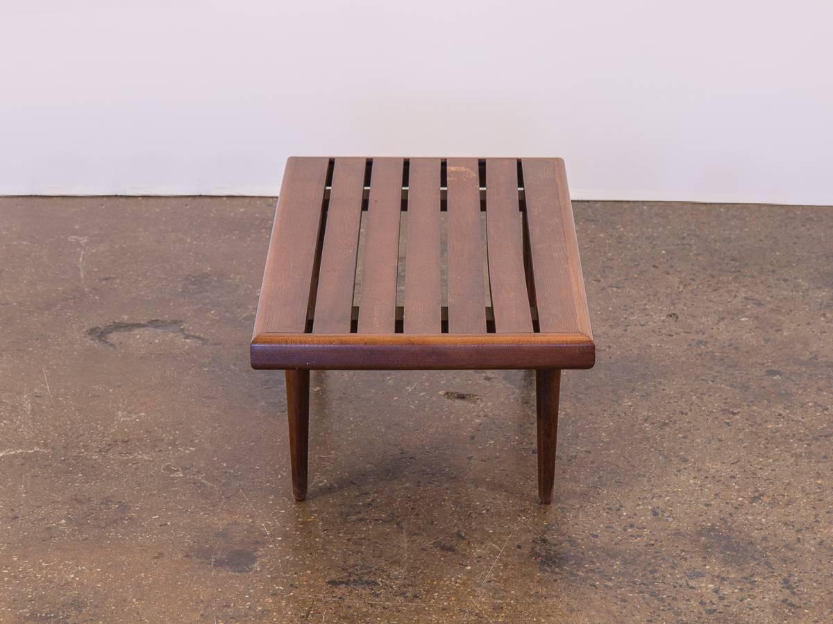 Vintage Midcentury Small Slat Bench In Good Condition In Brooklyn, NY