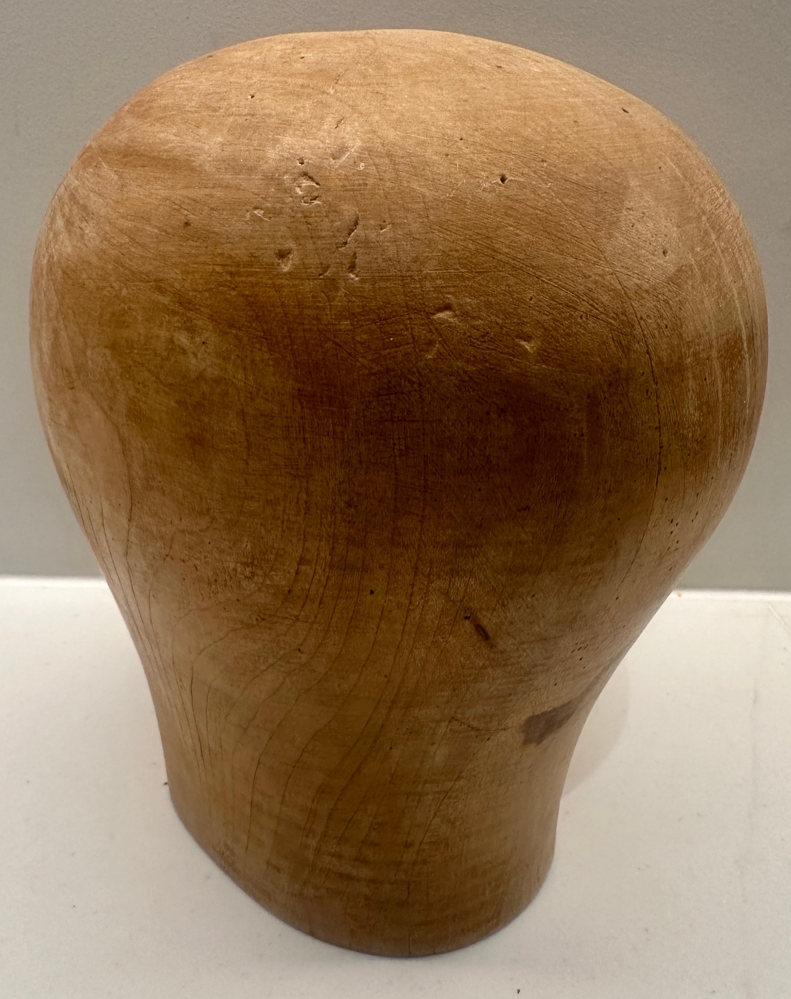Espositore per cappelli di metà secolo in faggio massiccio 23 1/2 in vendita 2