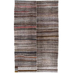 Tapis tribal à tissage plat vintage du milieu du siècle dernier