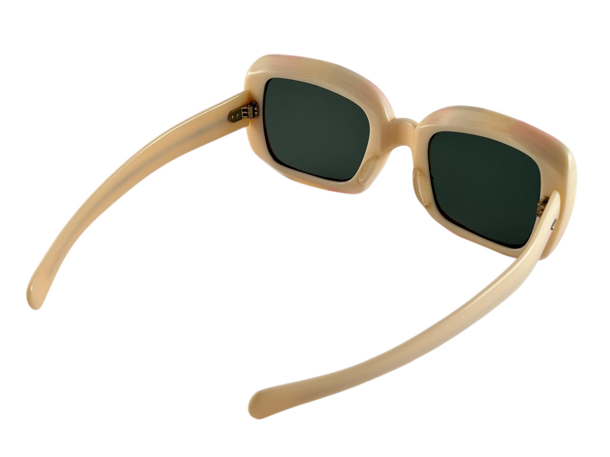 Vintage Midcentury TV Frame Vibrant Multicolor Sunglasses 1960'S For Sale 3