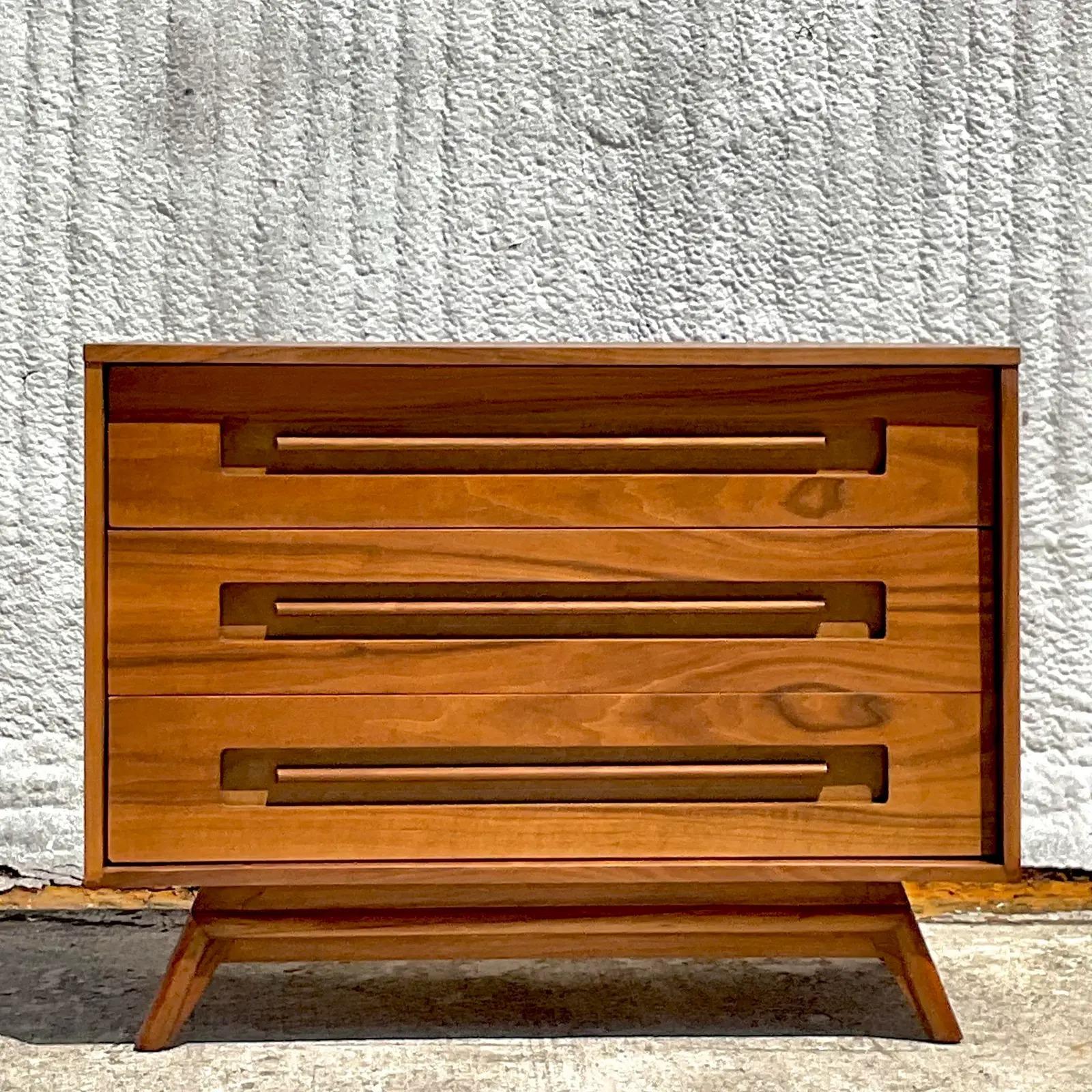 20th Century Vintage Midcentury Young Manufacturing Chest of Drawers