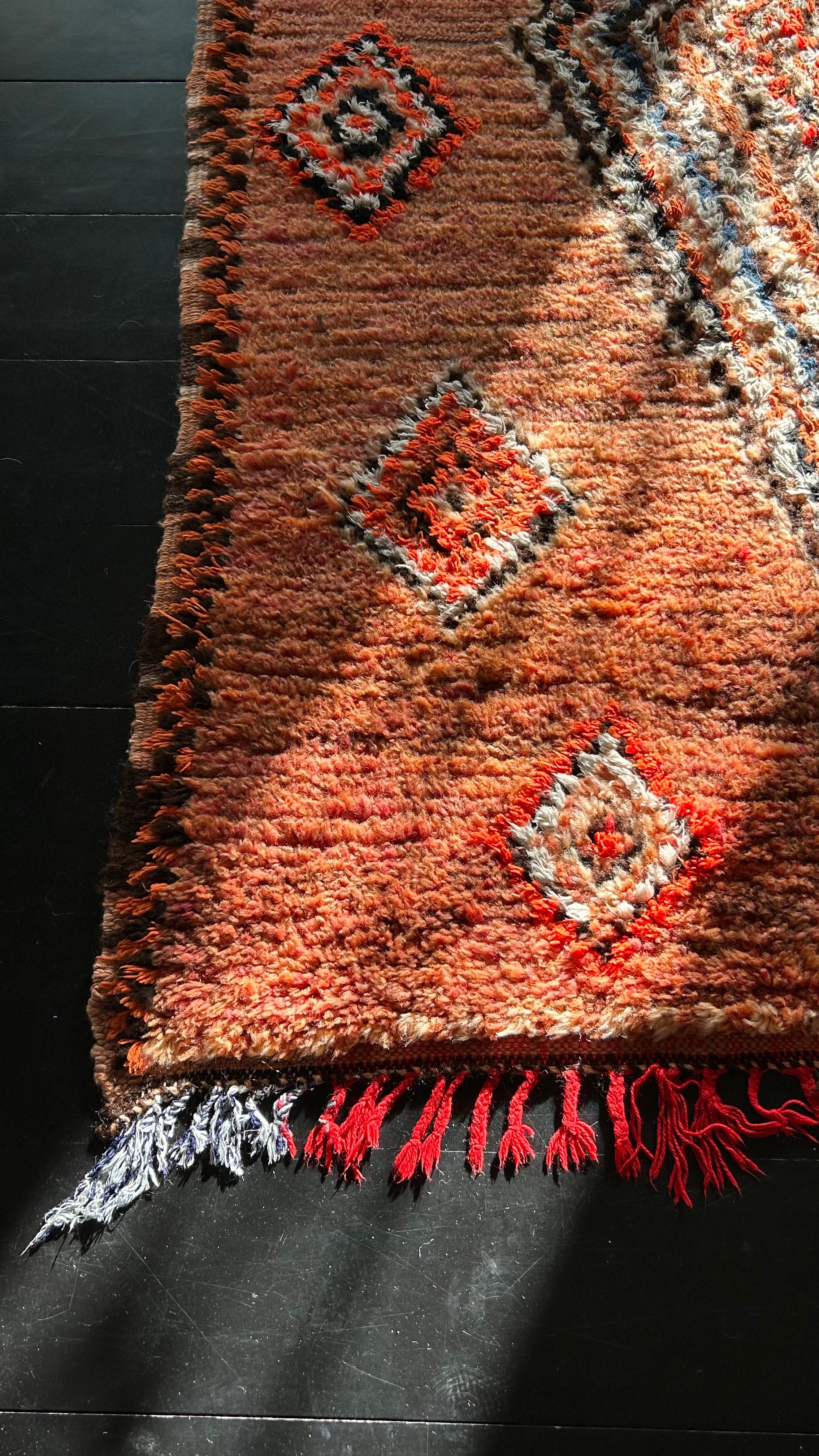 Hand-Crafted Vintage Middle Atlas Rhombus Pattern Rug in Orange / Pink, Morocco, 20th Century For Sale