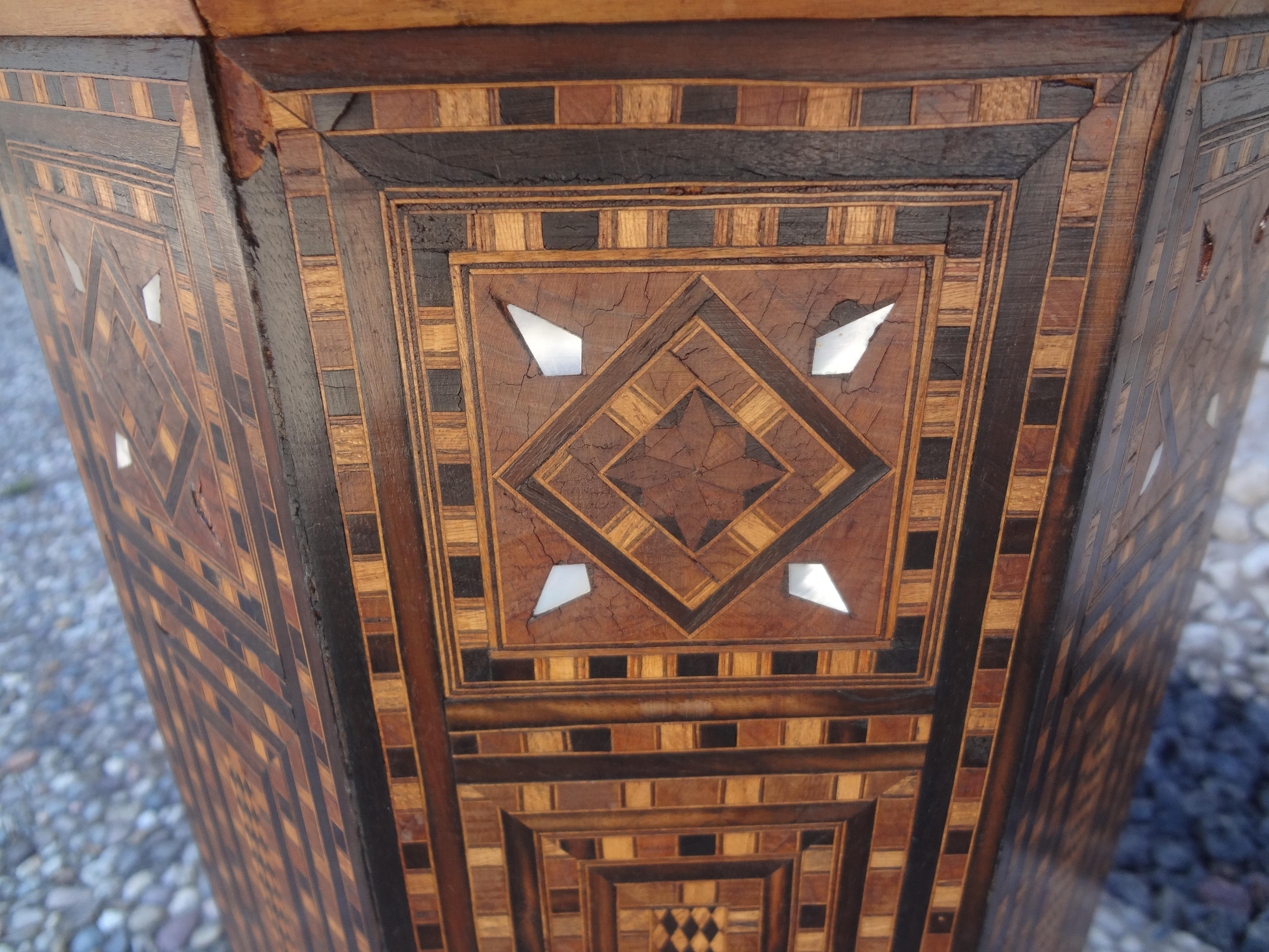 Vintage Middle Eastern Arabesque Style Inlaid Octagonal Table For Sale 3