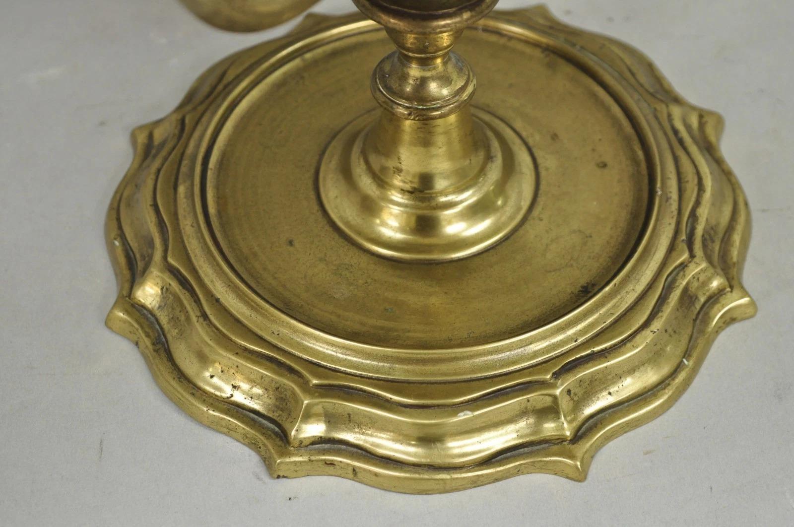 Vintage Middle Eastern Brass Genie Oil Lamp Candelabra Table Lamp w/ Shade Bon état - En vente à Philadelphia, PA