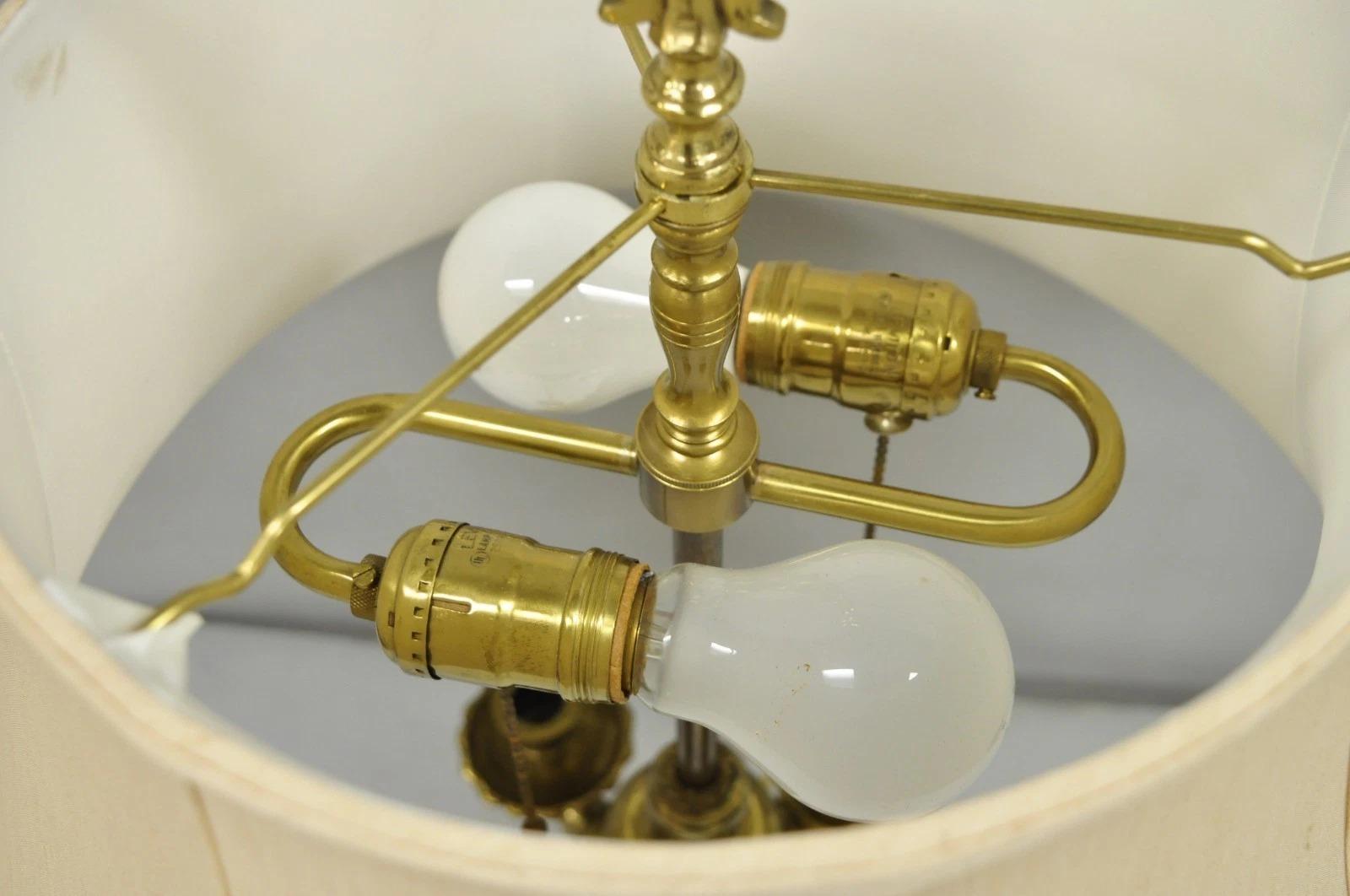 Vintage Middle Eastern Brass Genie Oil Lamp Candelabra Table Lamp w/ Shade en vente 1