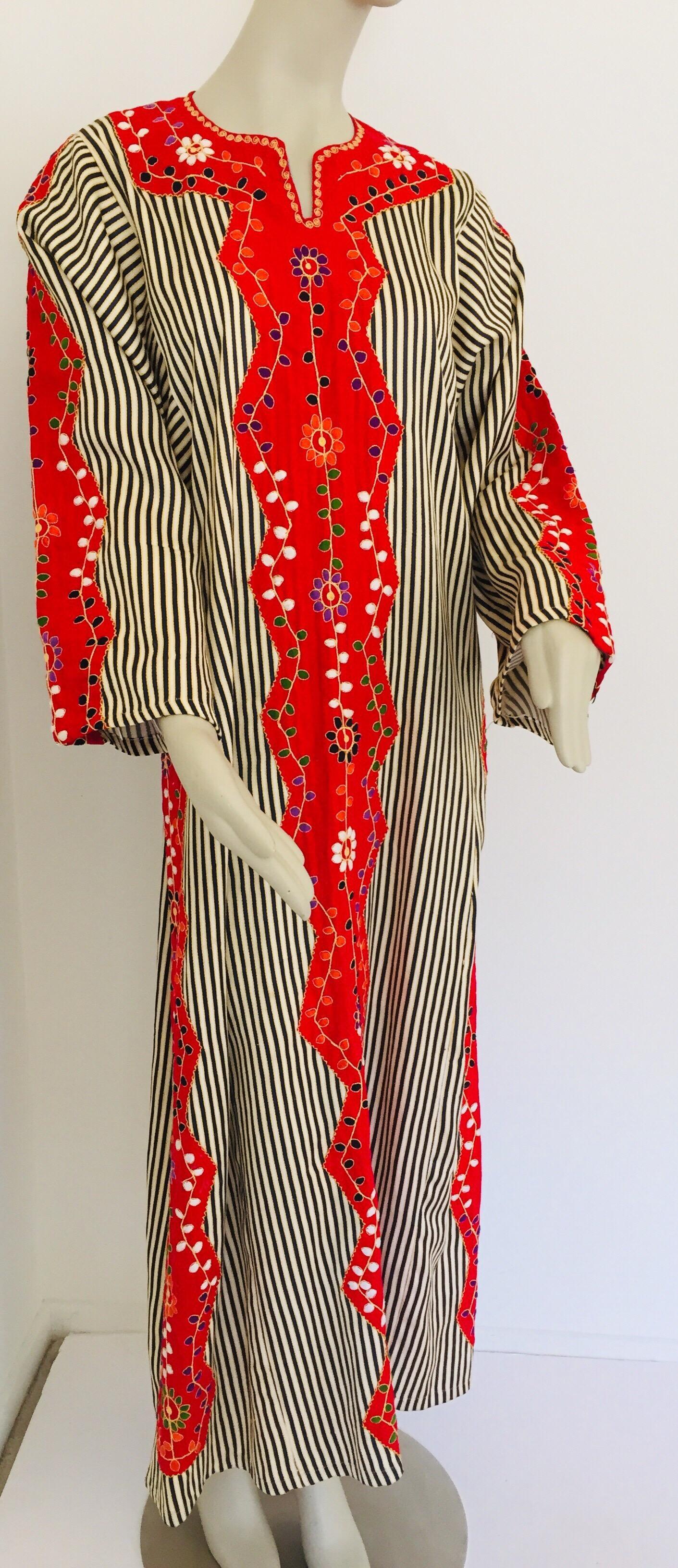 Brown Vintage Middle Eastern Ethnic Caftan, Kaftan Maxi Dress For Sale
