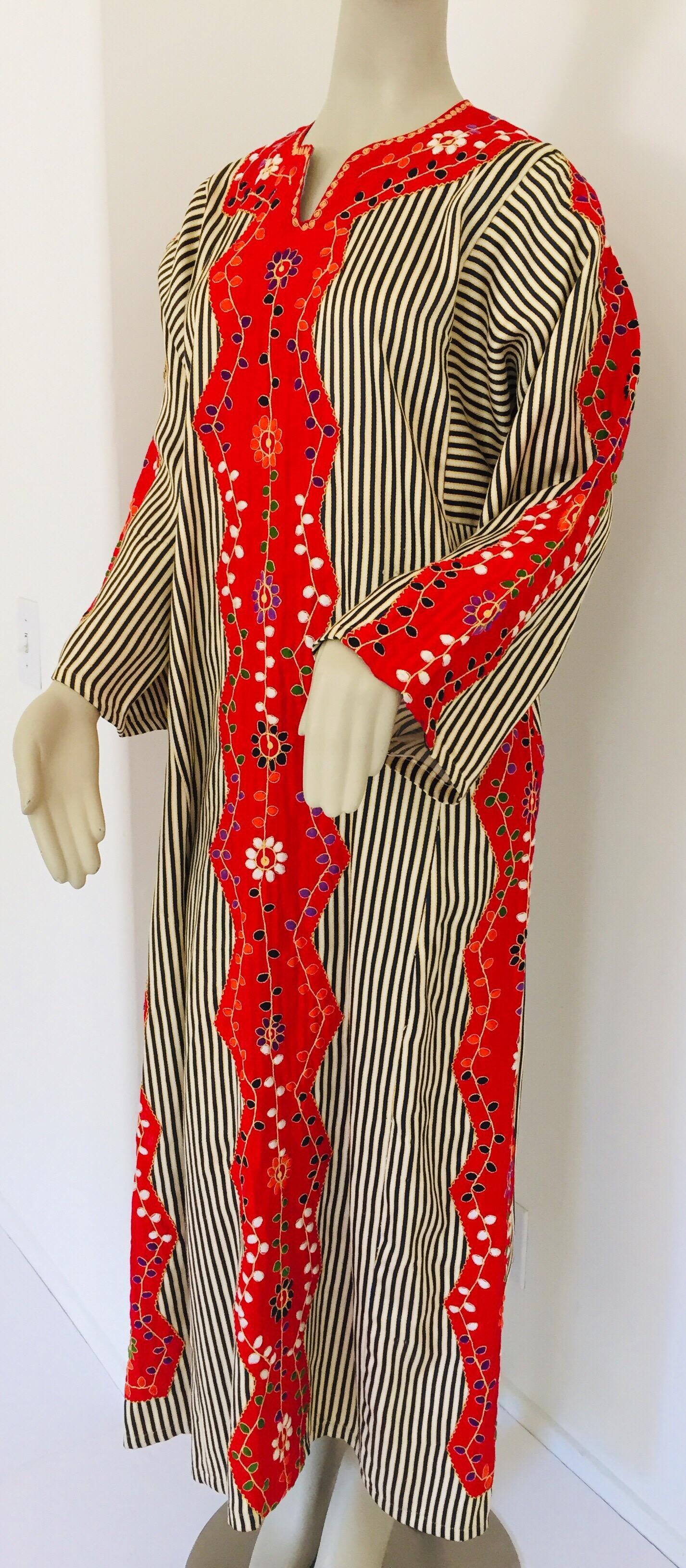 Women's or Men's Vintage Middle Eastern Ethnic Caftan, Kaftan Maxi Dress For Sale
