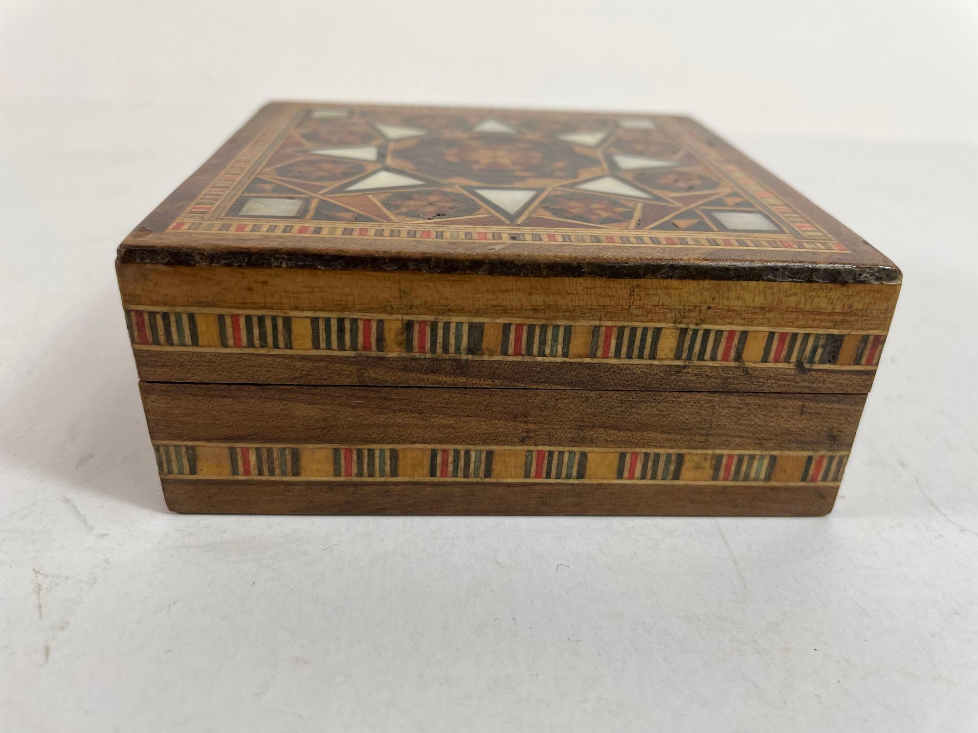 Hand-Crafted Vintage Middle Eastern Moorish Inlaid Marquetry Mosaic Box For Sale