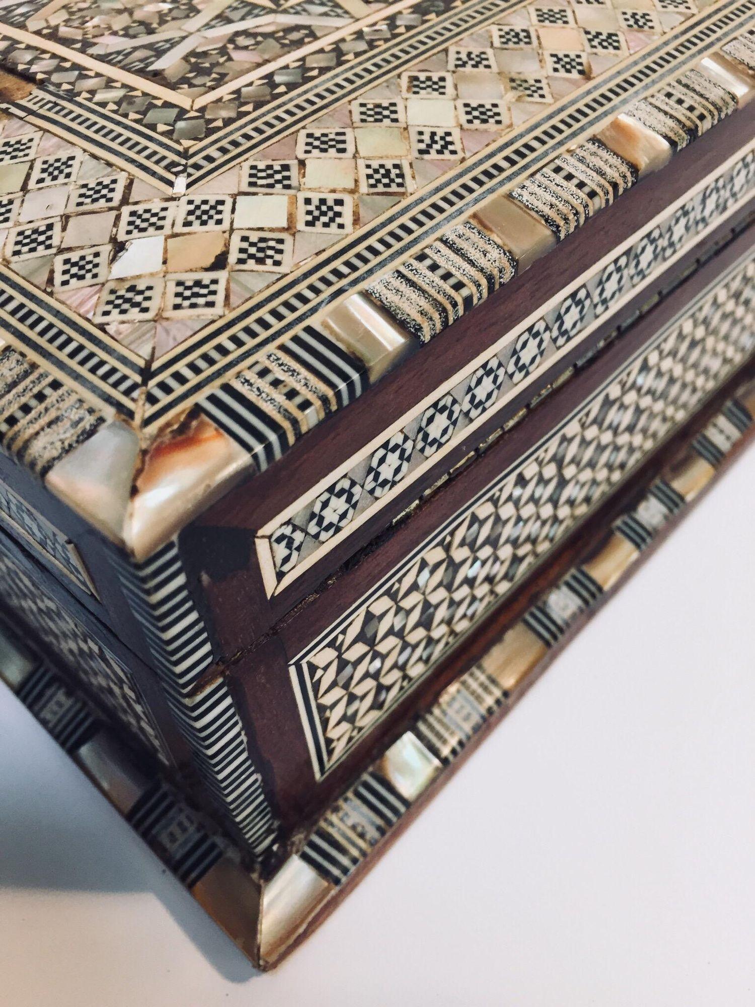 Vintage Nahost maurischen Mosaik Intarsien Box im Angebot 2