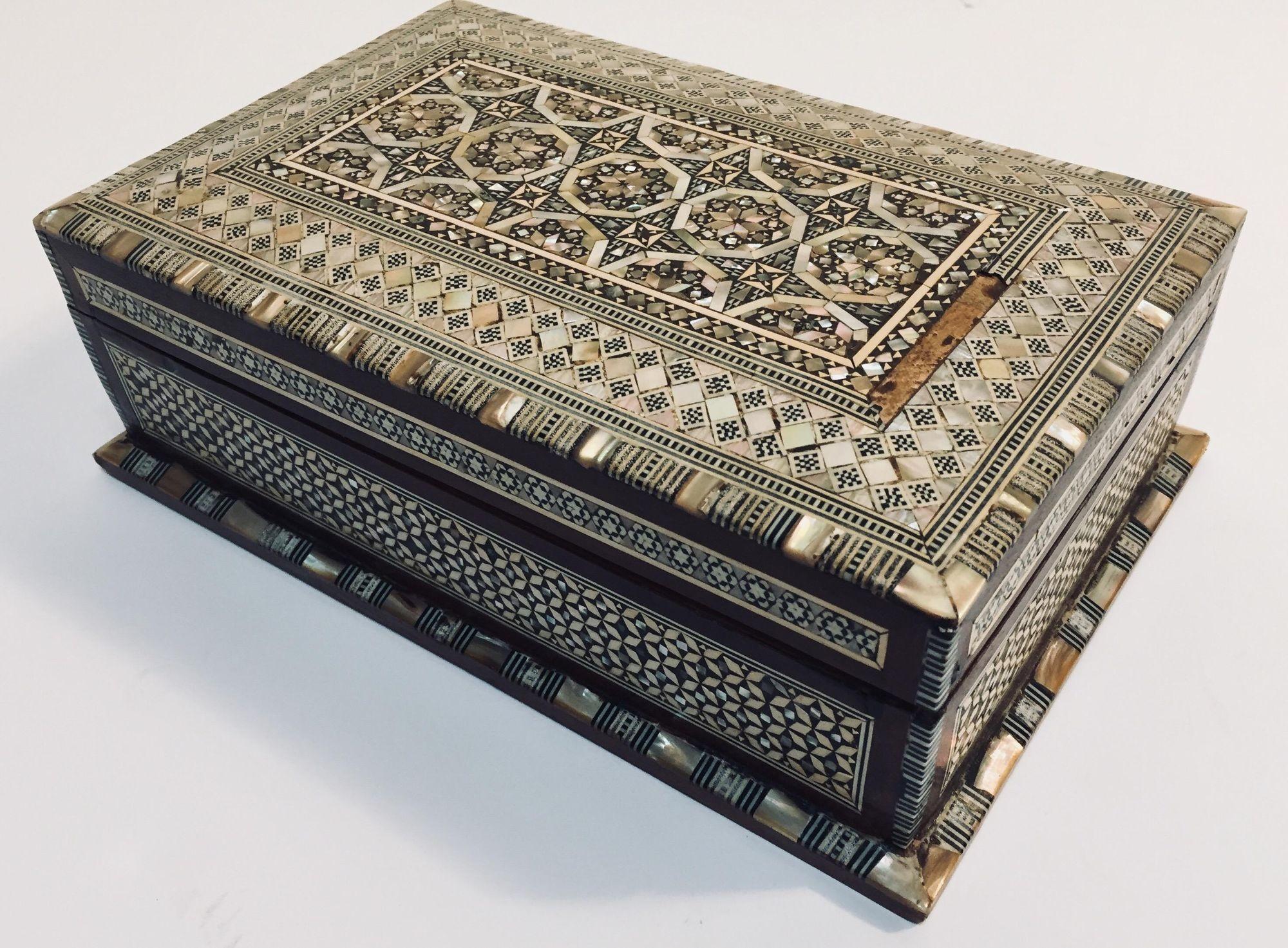 Vintage Middle Eastern Moorish Mosaic Marquetry Inlay Box For Sale 5