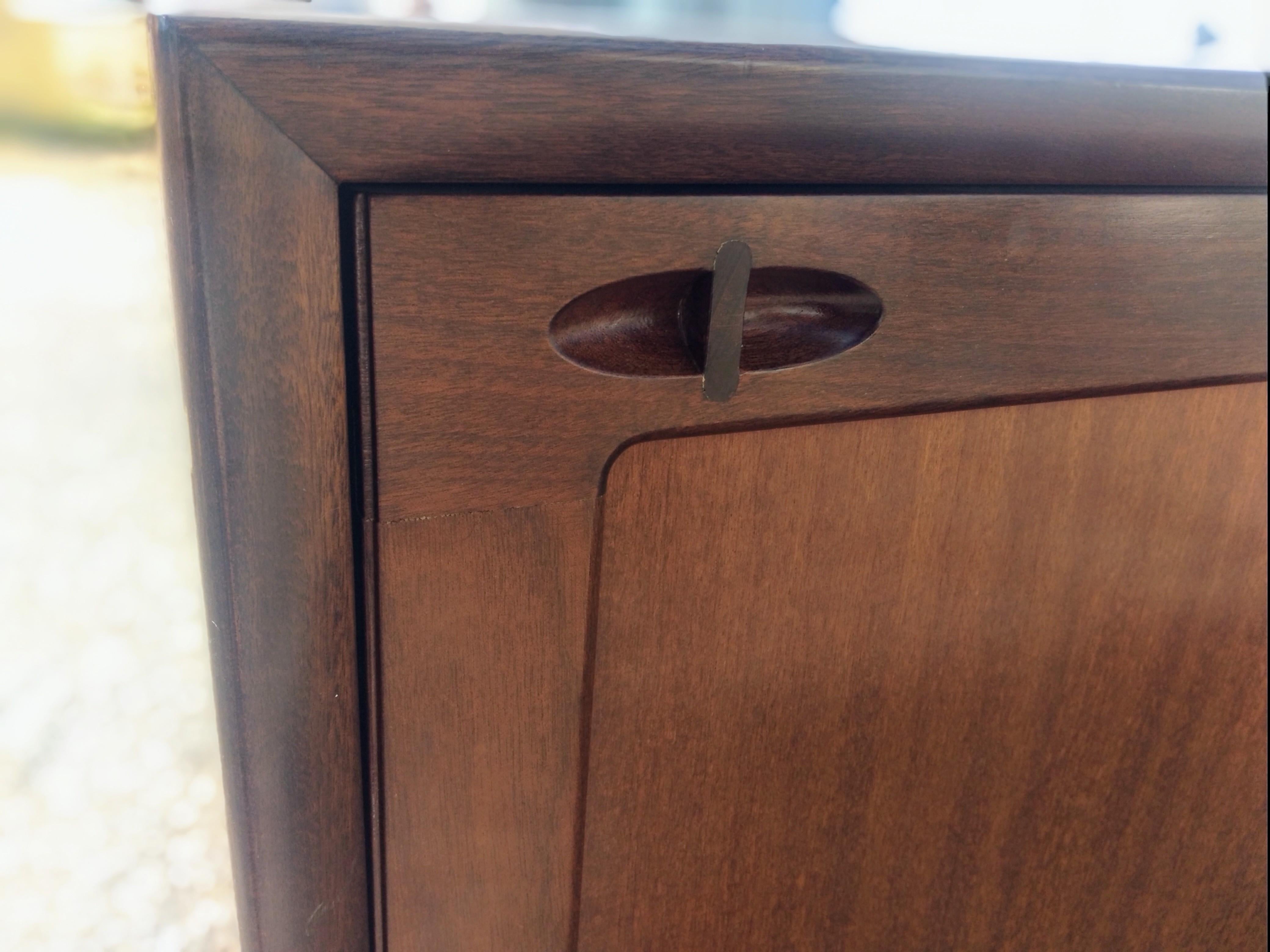 Mogano Credenza Vintage Midi Century a nastro in mogano Bramin Mobler in vendita