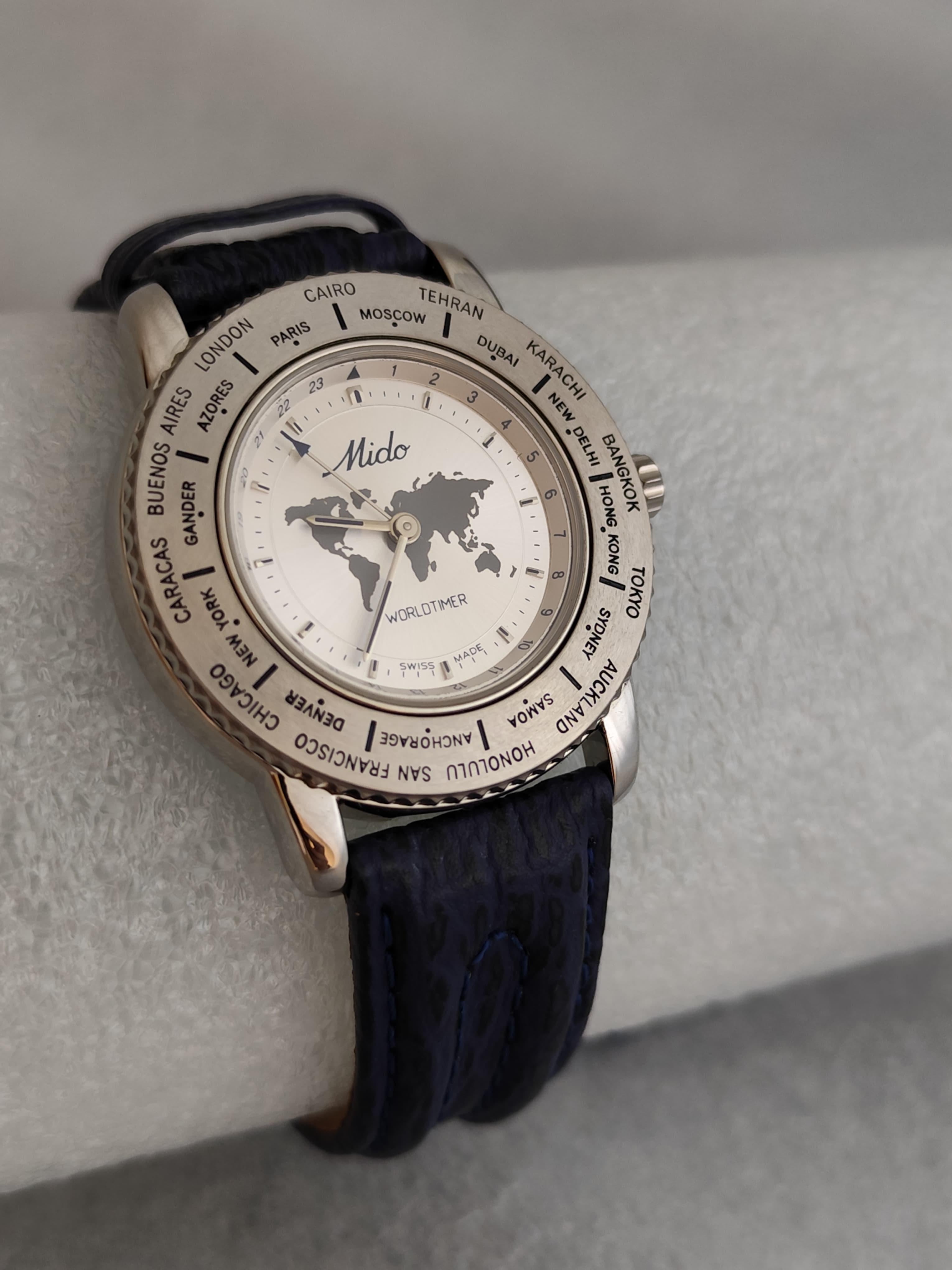 Vintage Mido Worldtimer GMT 5200 Stainless Steel Boxed Old Stock Watch For Sale 7