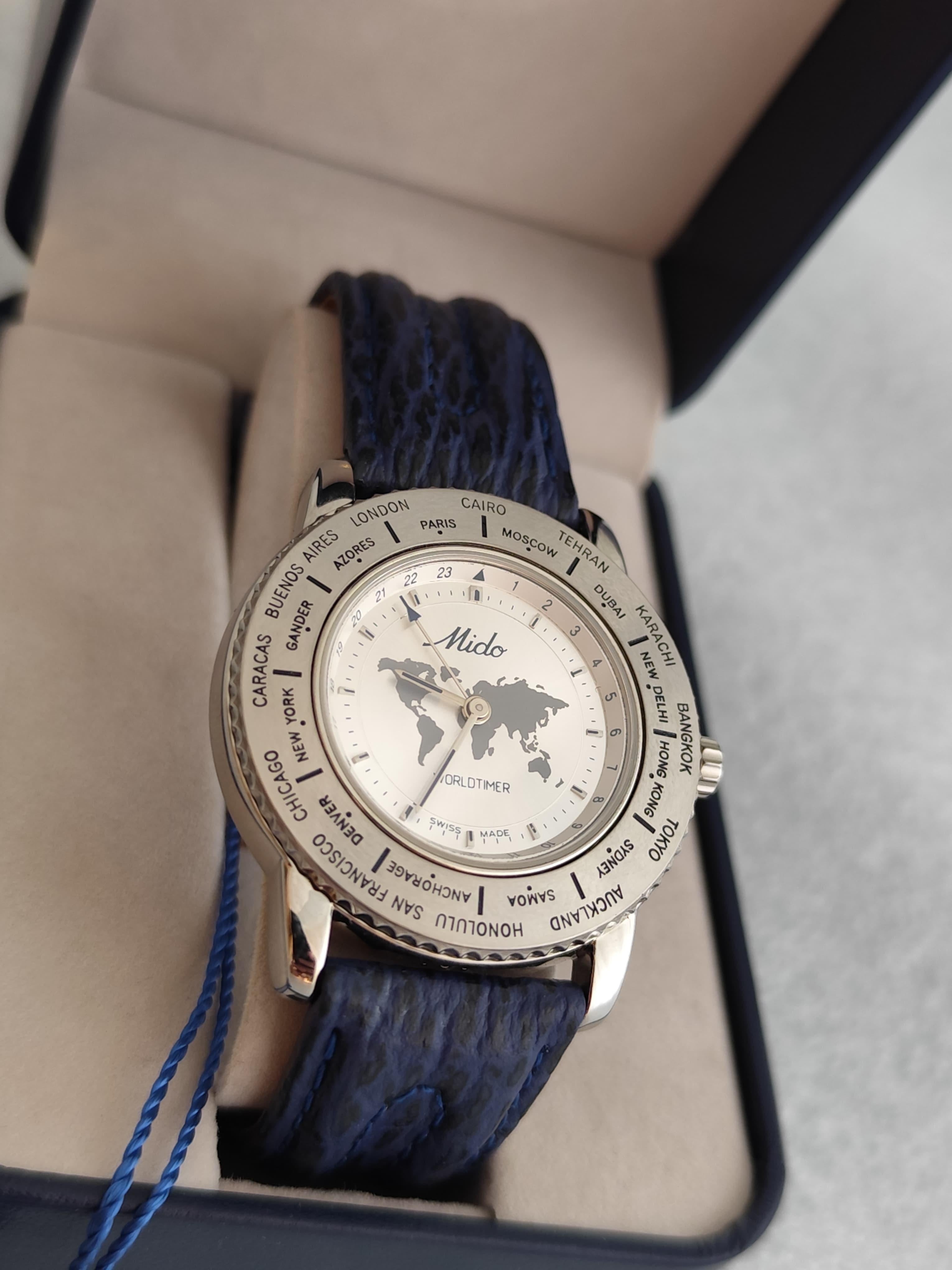 Vintage Mido Worldtimer GMT 5200 Stainless Steel Boxed Old Stock Watch For Sale 8