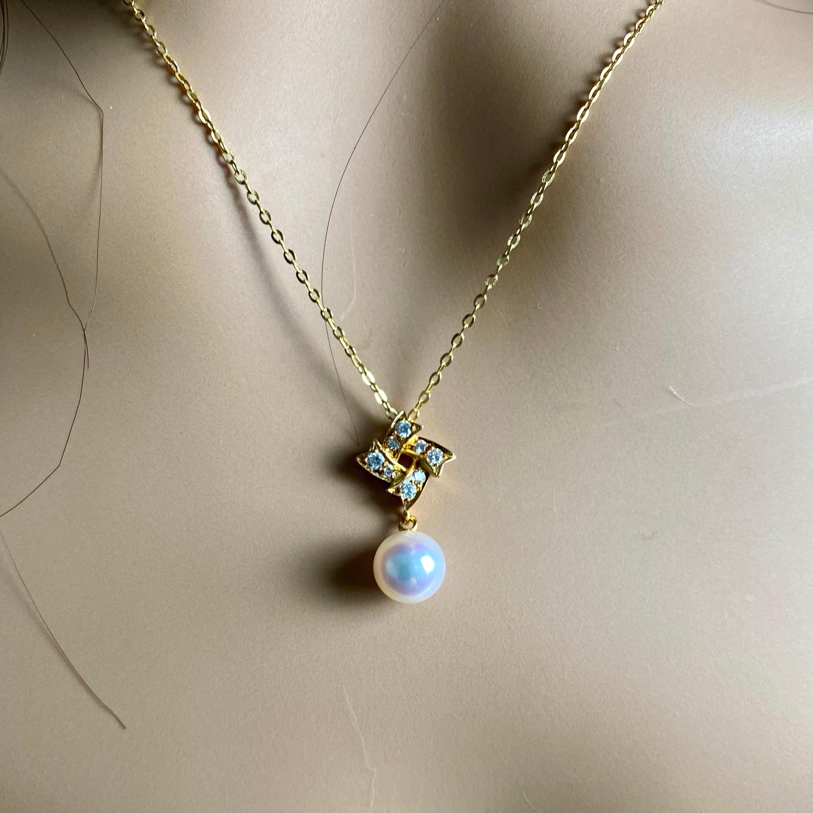 Vintage Mikimoto 18K Yellow Gold Pearl and Diamond Pendant Necklace For Sale 1