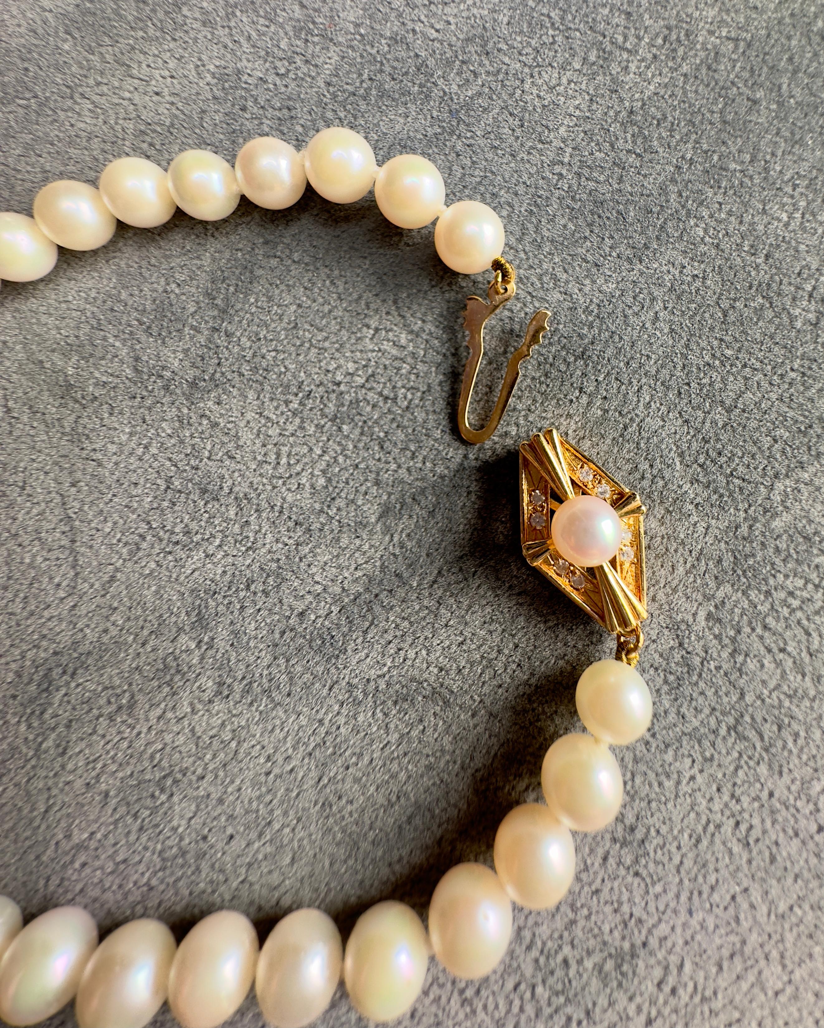 Women's Vintage Mikimoto 18k Yellow Gold Pearl Necklace For Sale