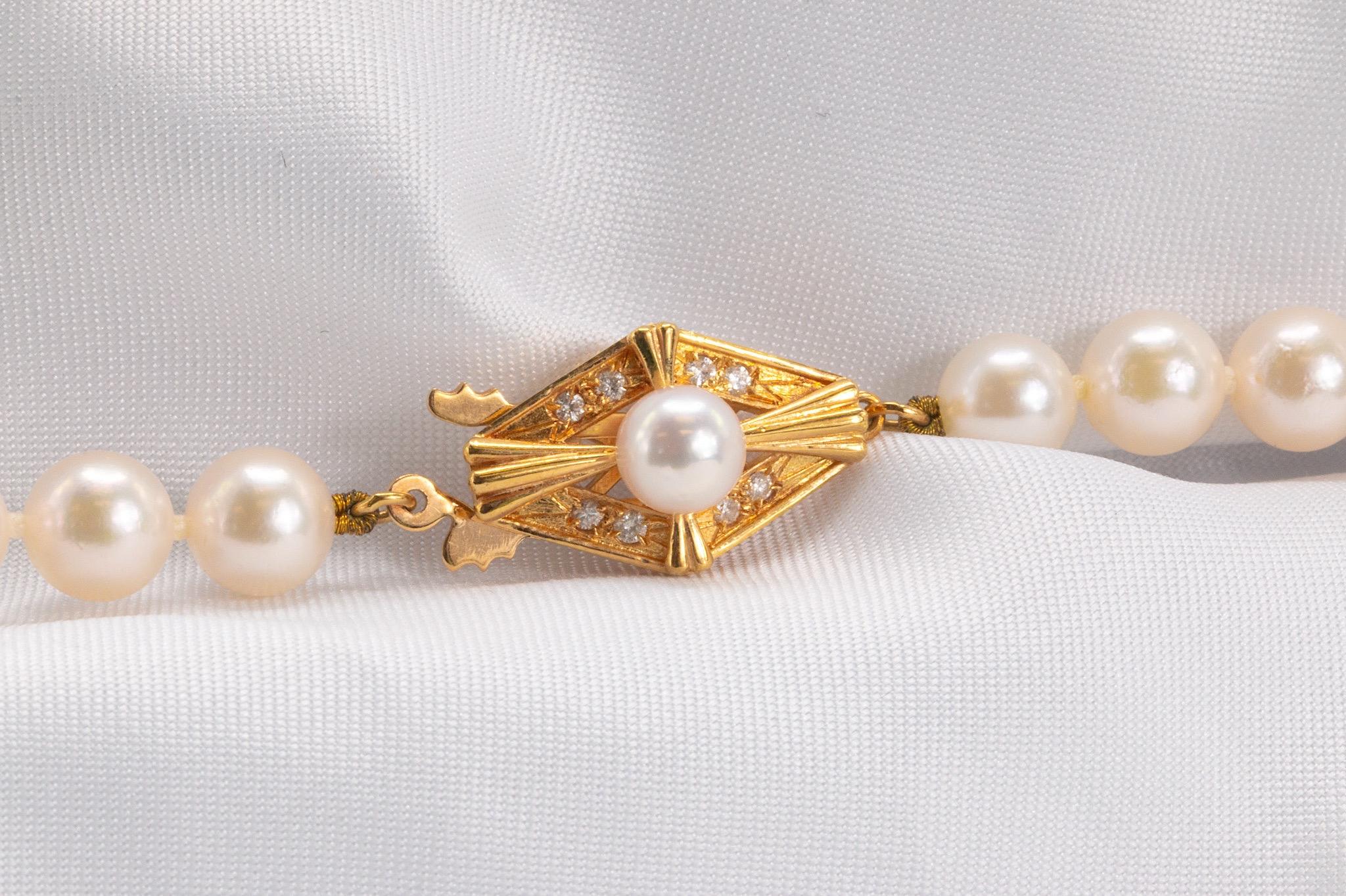 Vintage Mikimoto 18k Yellow Gold Pearl Necklace For Sale 1