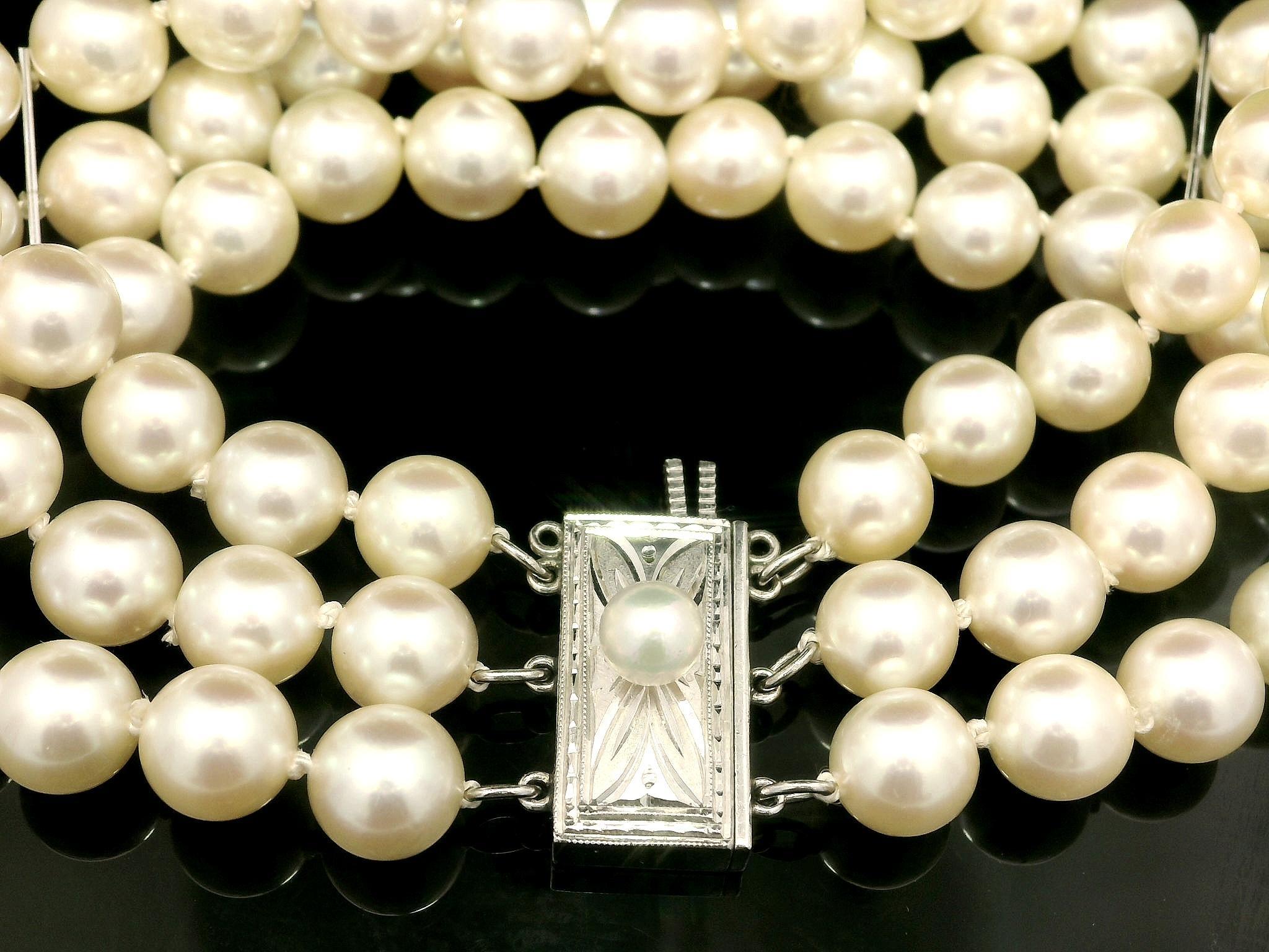 Pulsera vintage Mikimoto de 3 vueltas con perlas de 6,5-7 mm y cierre grabado en oro de 14k en venta 1