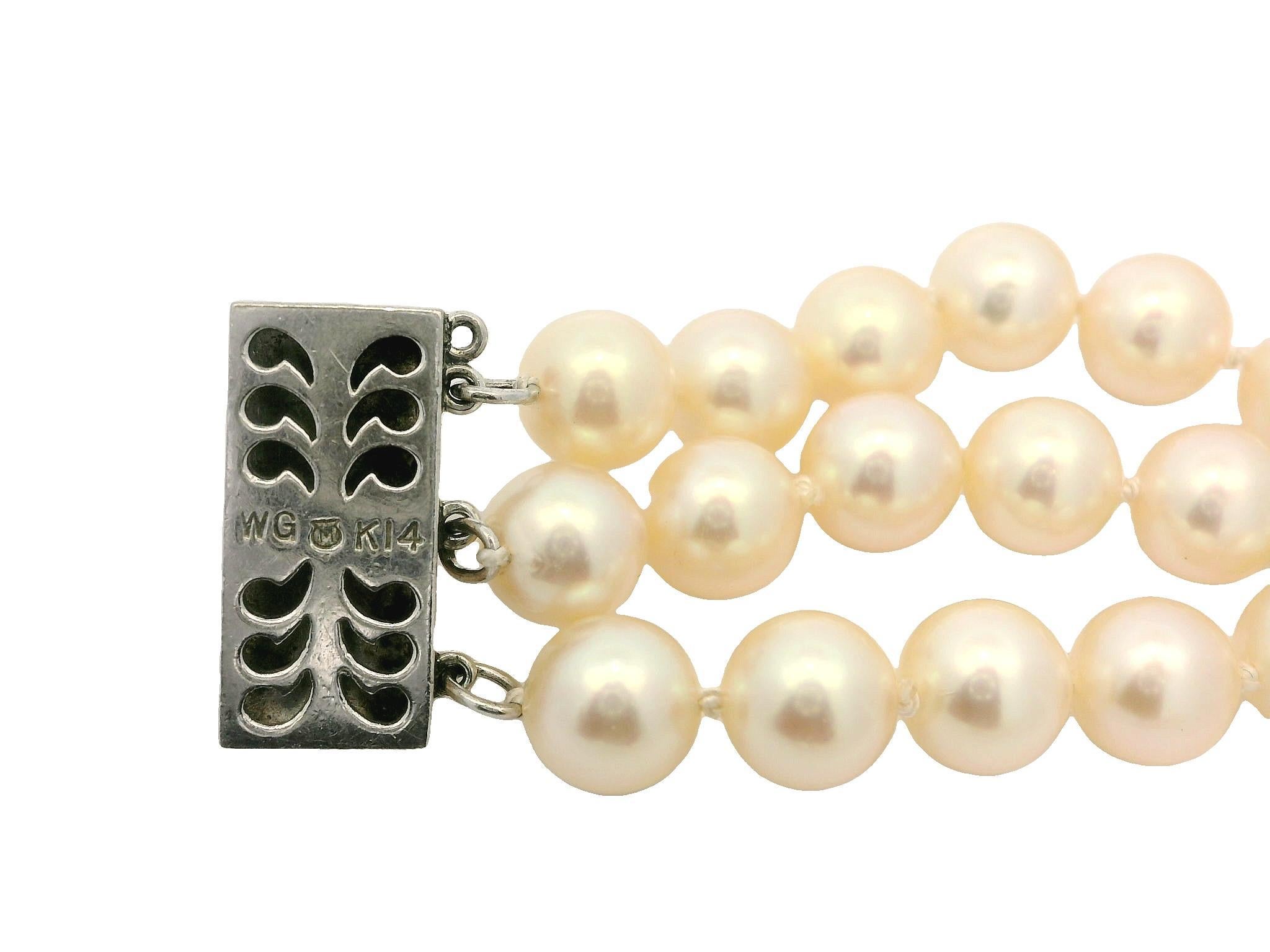 Pulsera vintage Mikimoto de 3 vueltas con perlas de 6,5-7 mm y cierre grabado en oro de 14k en venta 4