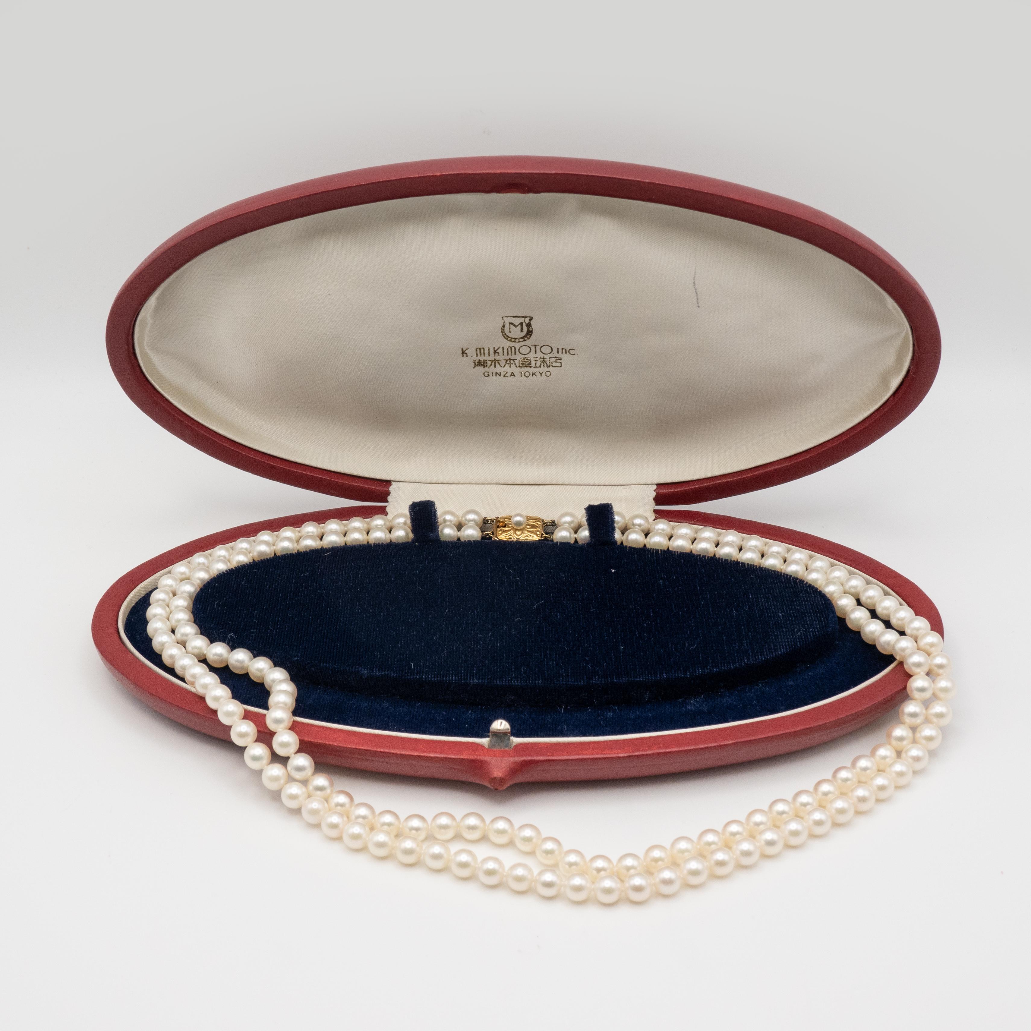 Collar vintage Mikimoto de perlas Akoya de doble vuelta Moderno en venta