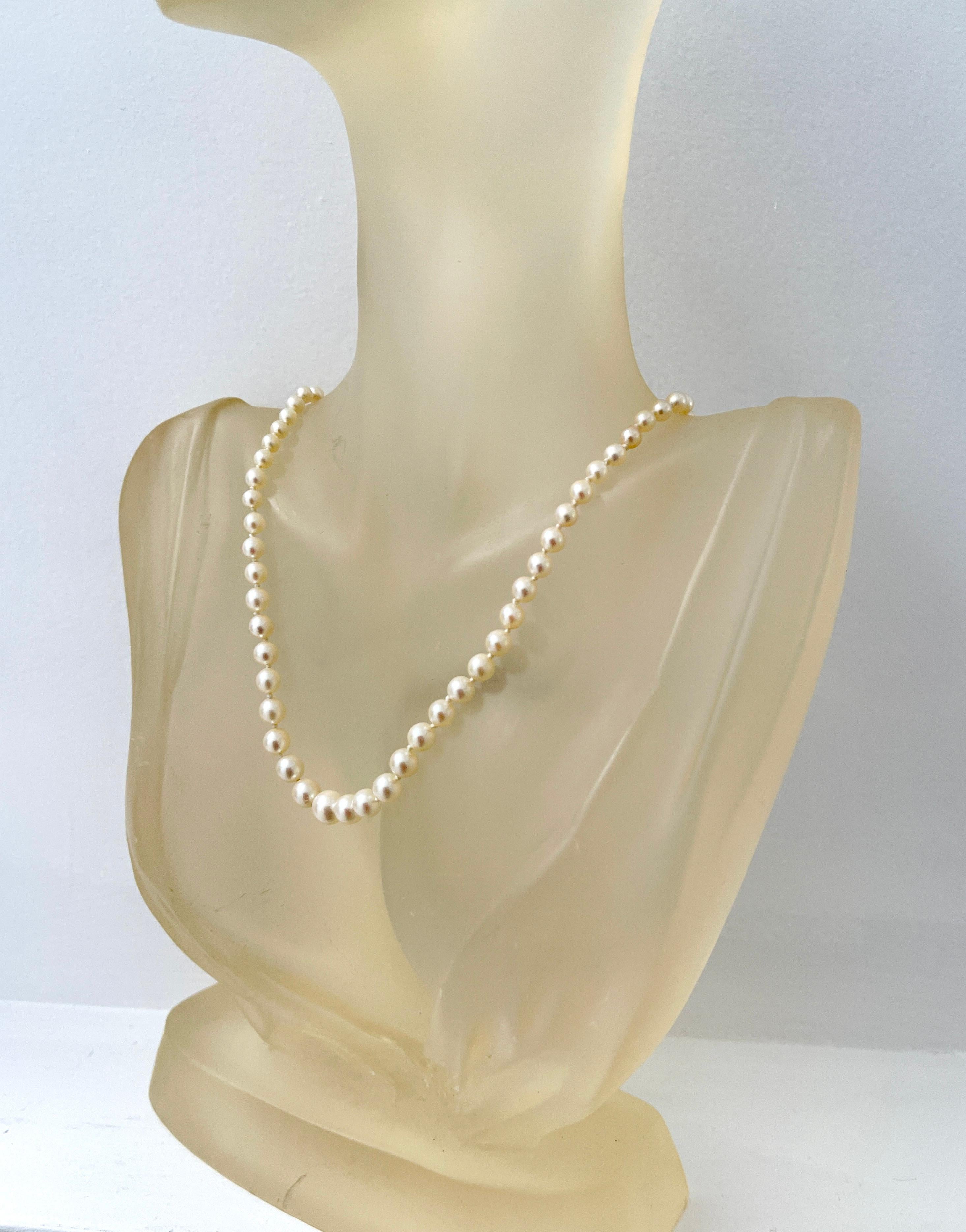 Vintage Mikimoto Graduated Akoya Pearl Strand Necklace Silver Clasp  For Sale 2